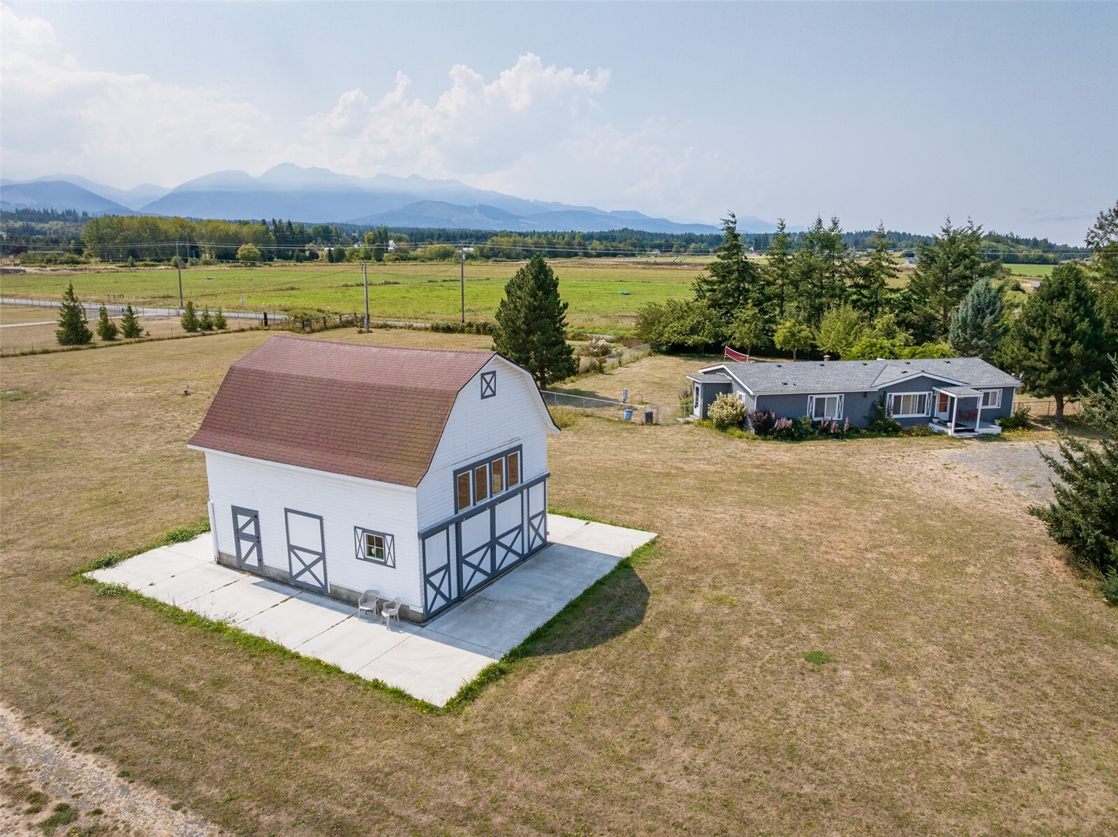main property photo 5