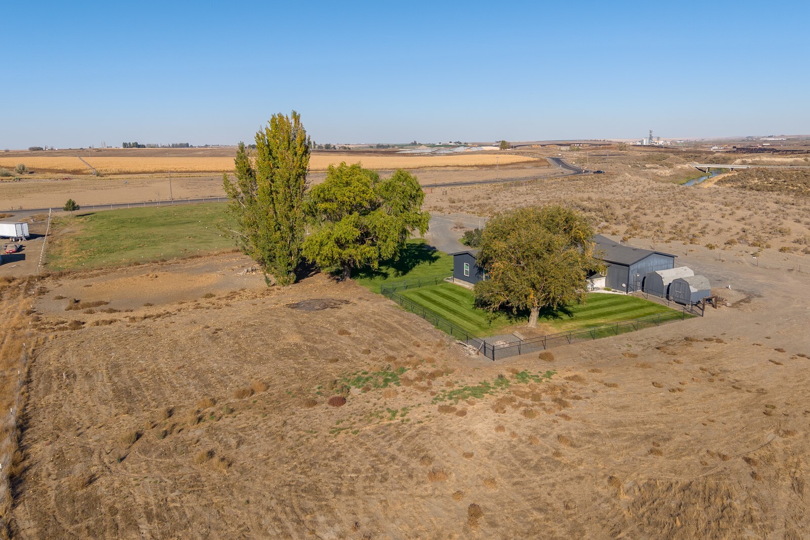 main property photo 39