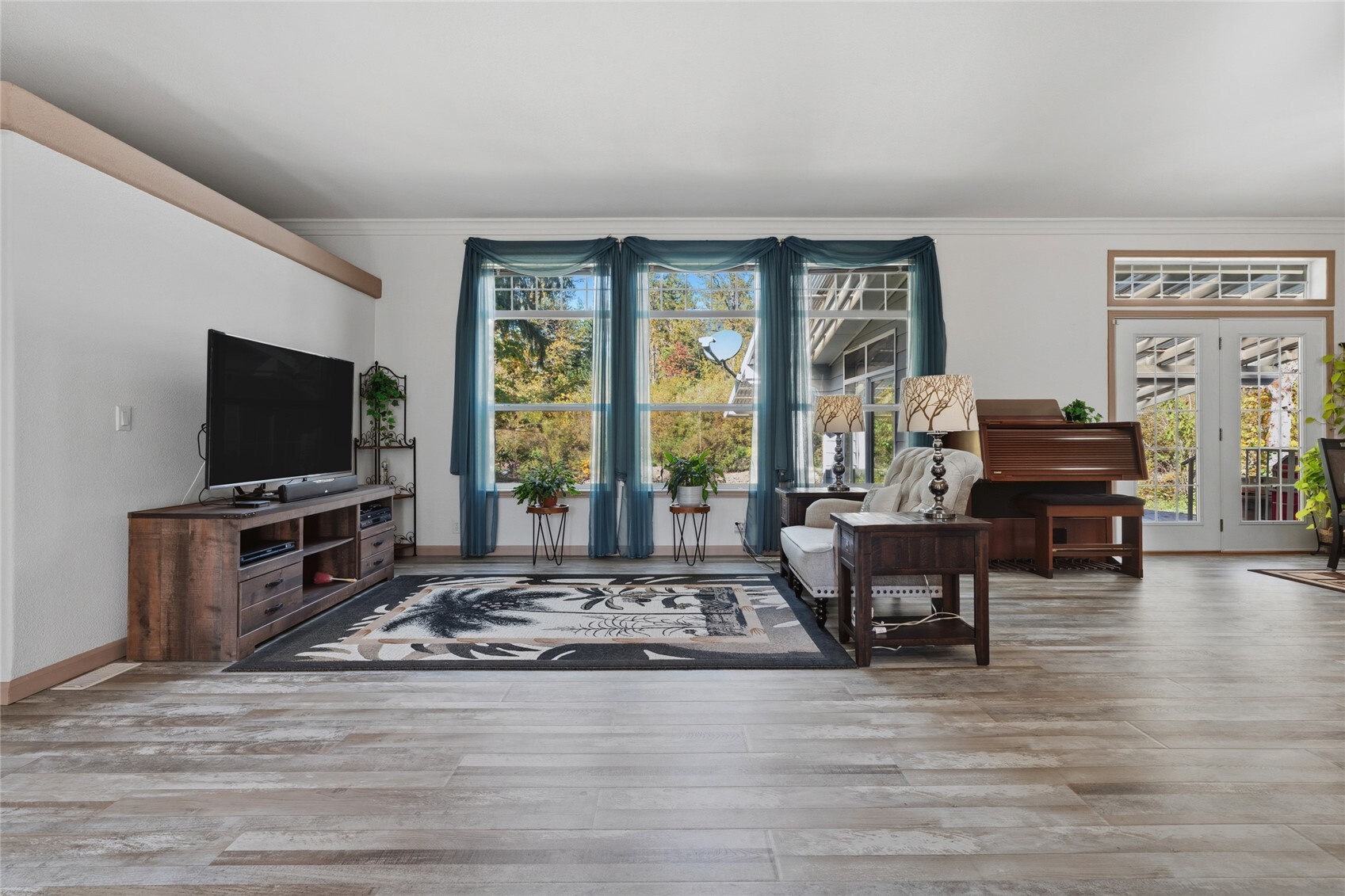 main property photo 14