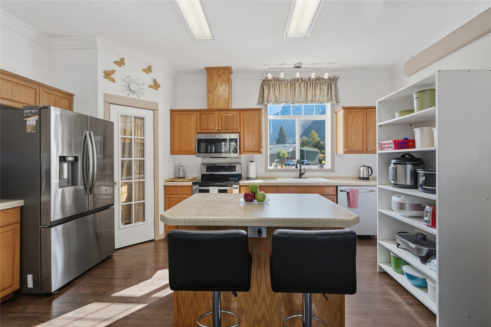 main property photo 8