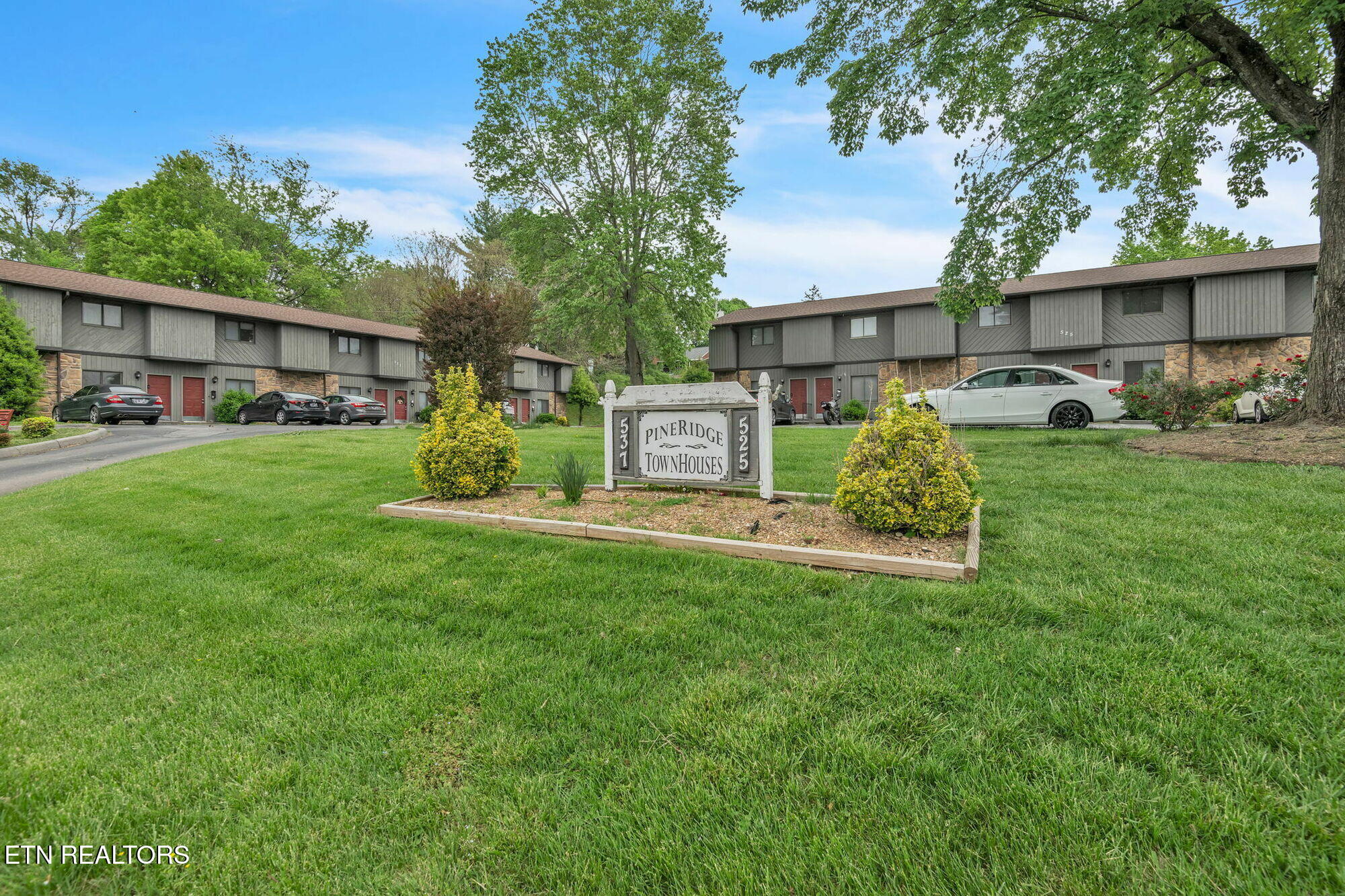 property viewer photo 1