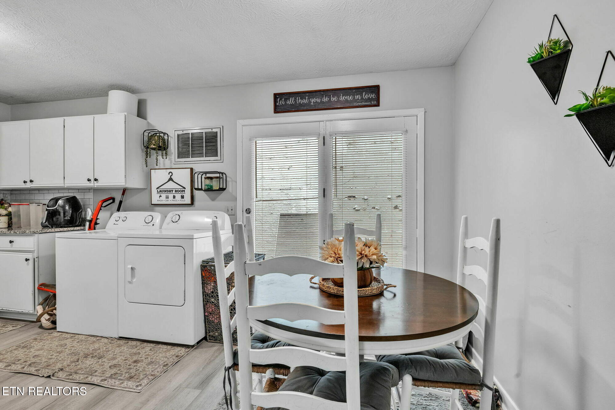 property viewer photo 10