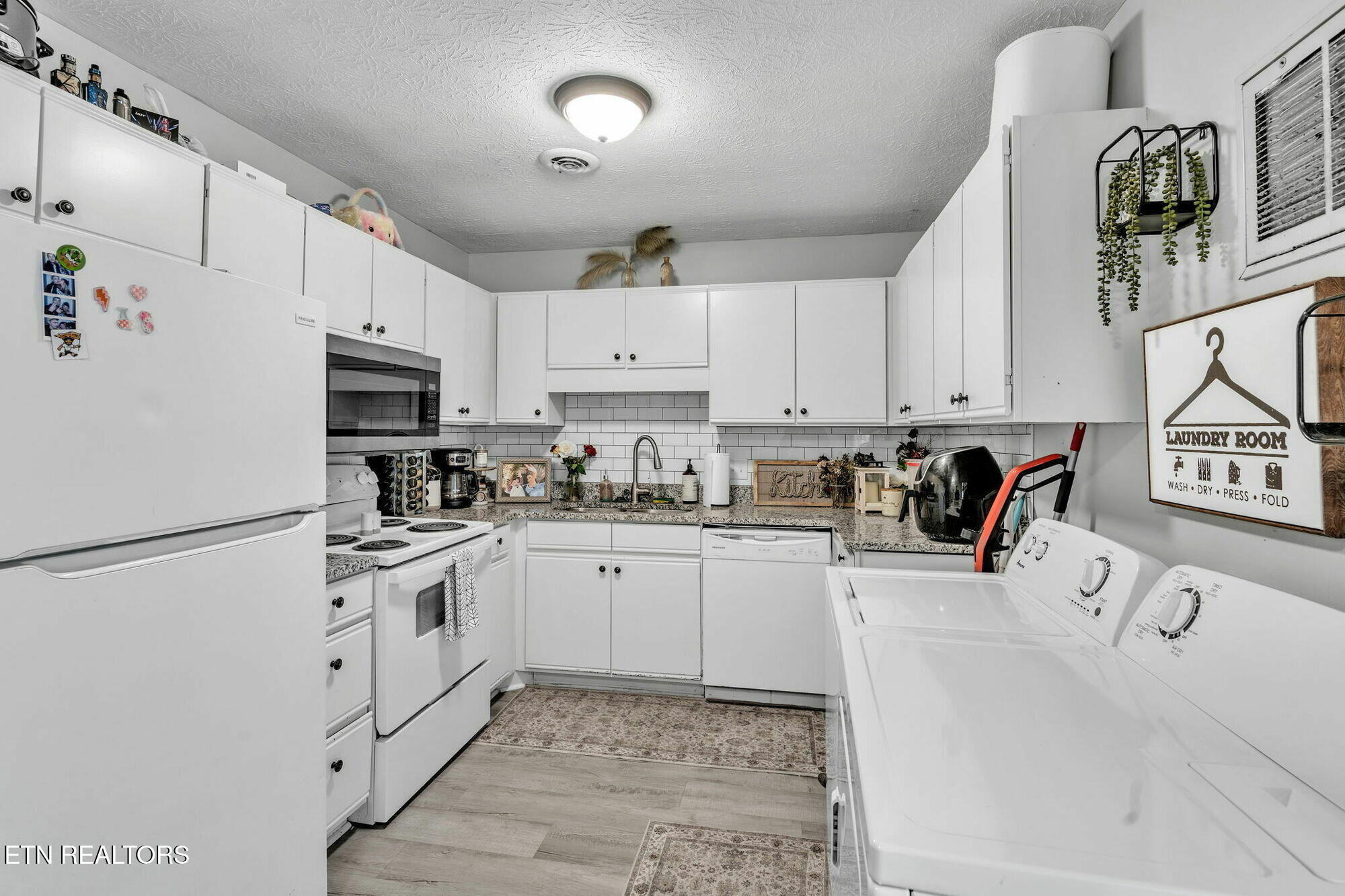 property viewer photo 11