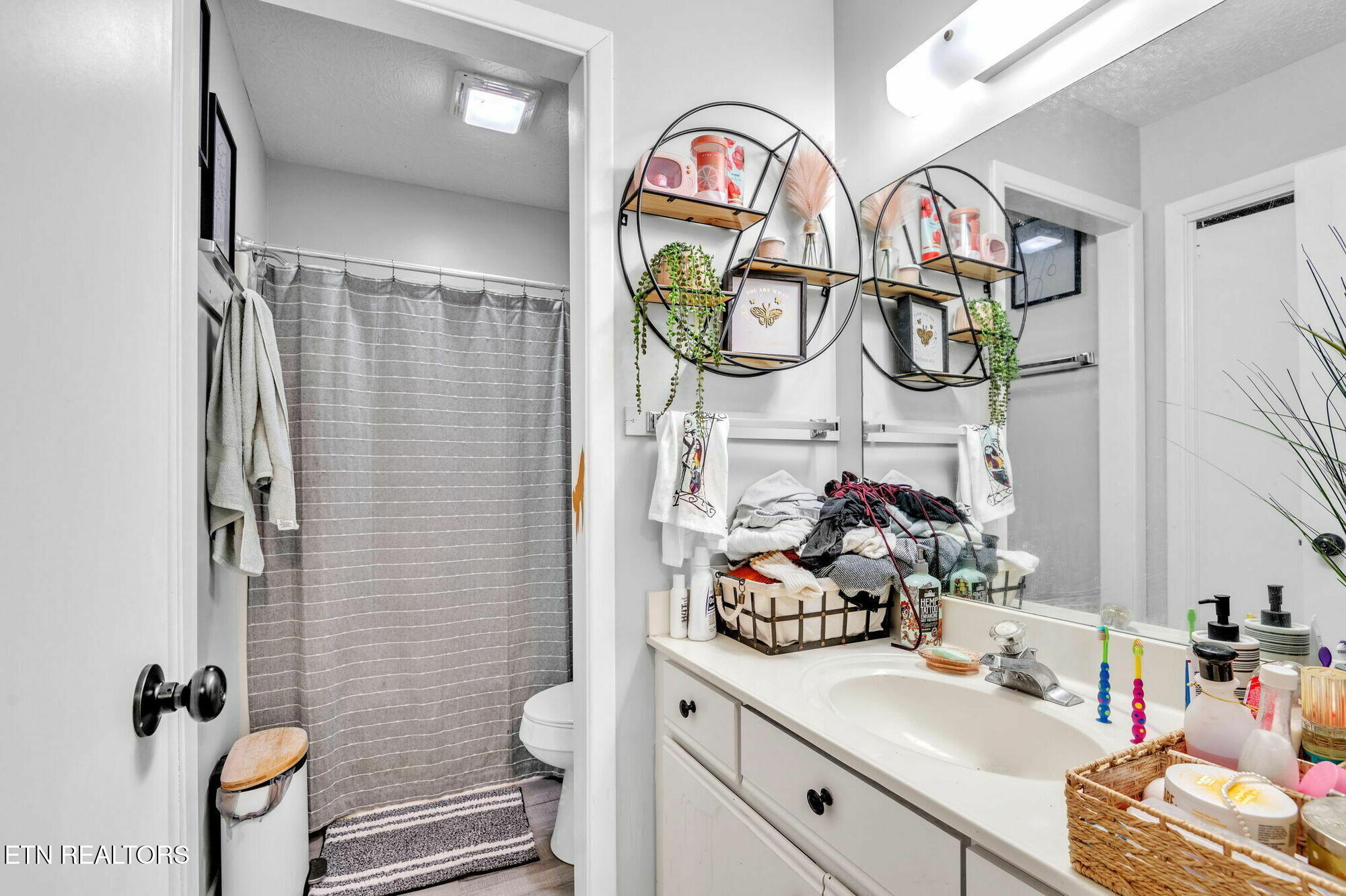 property viewer photo 16