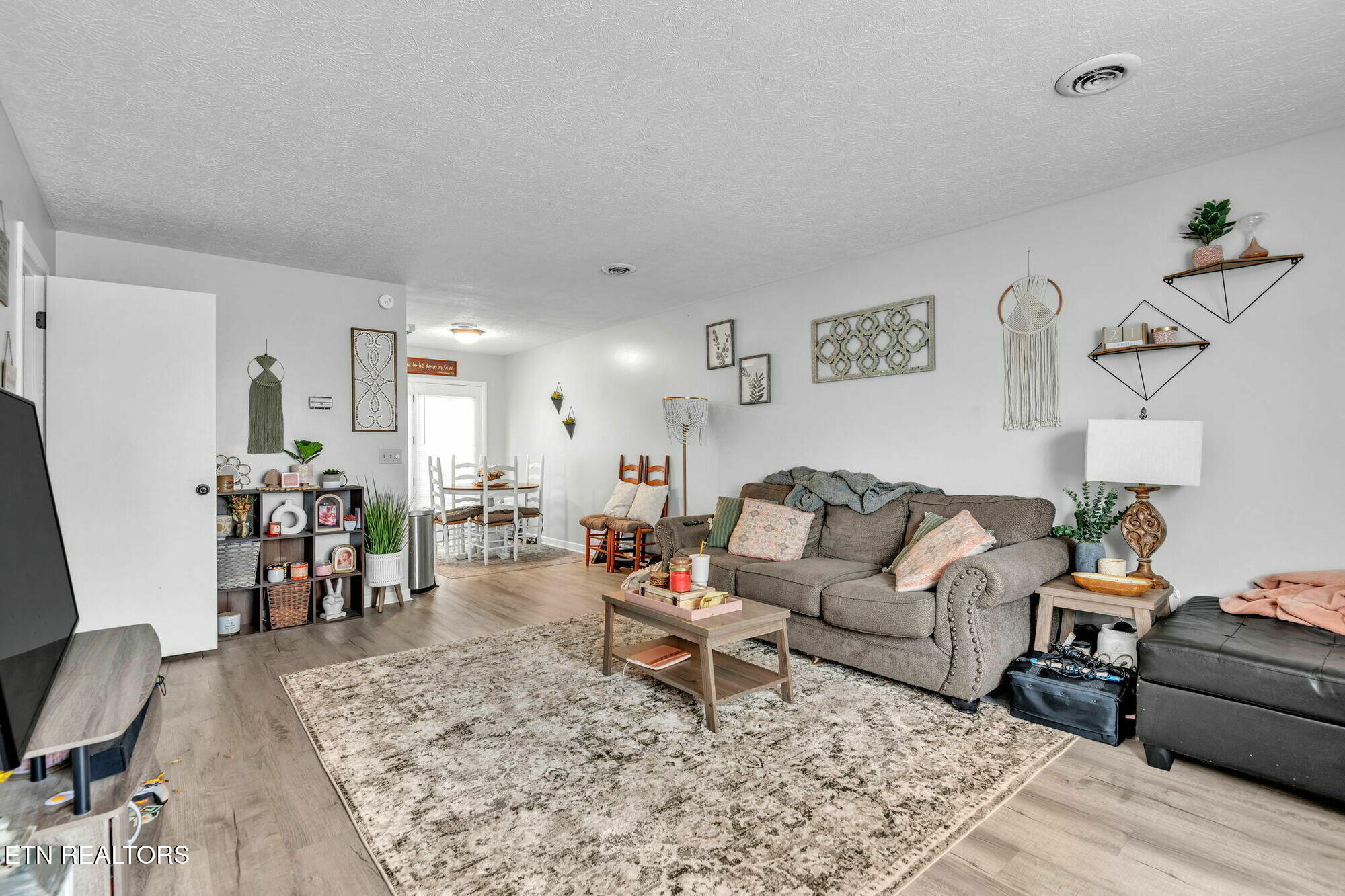 property viewer photo 7