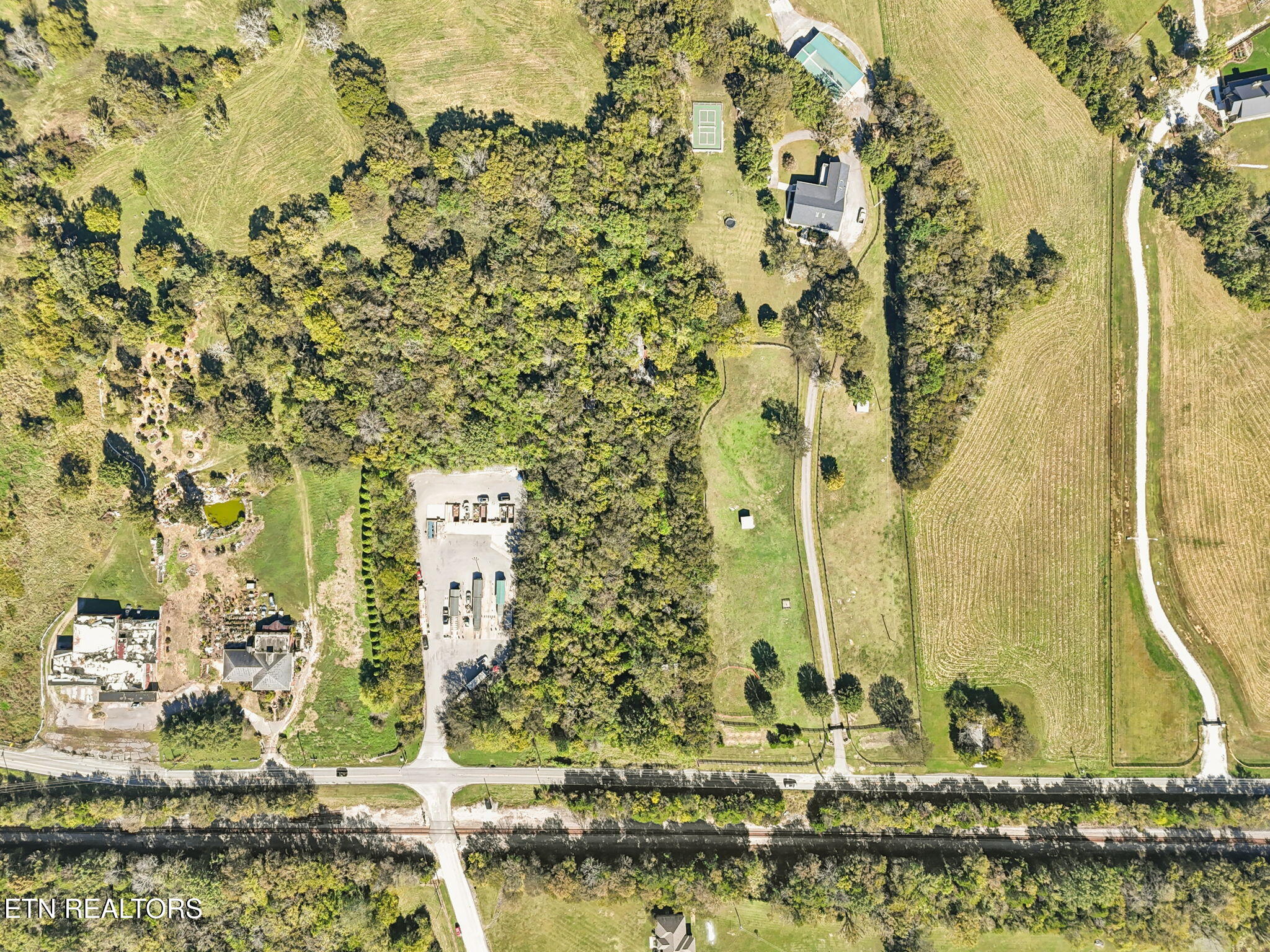 main property photo 8