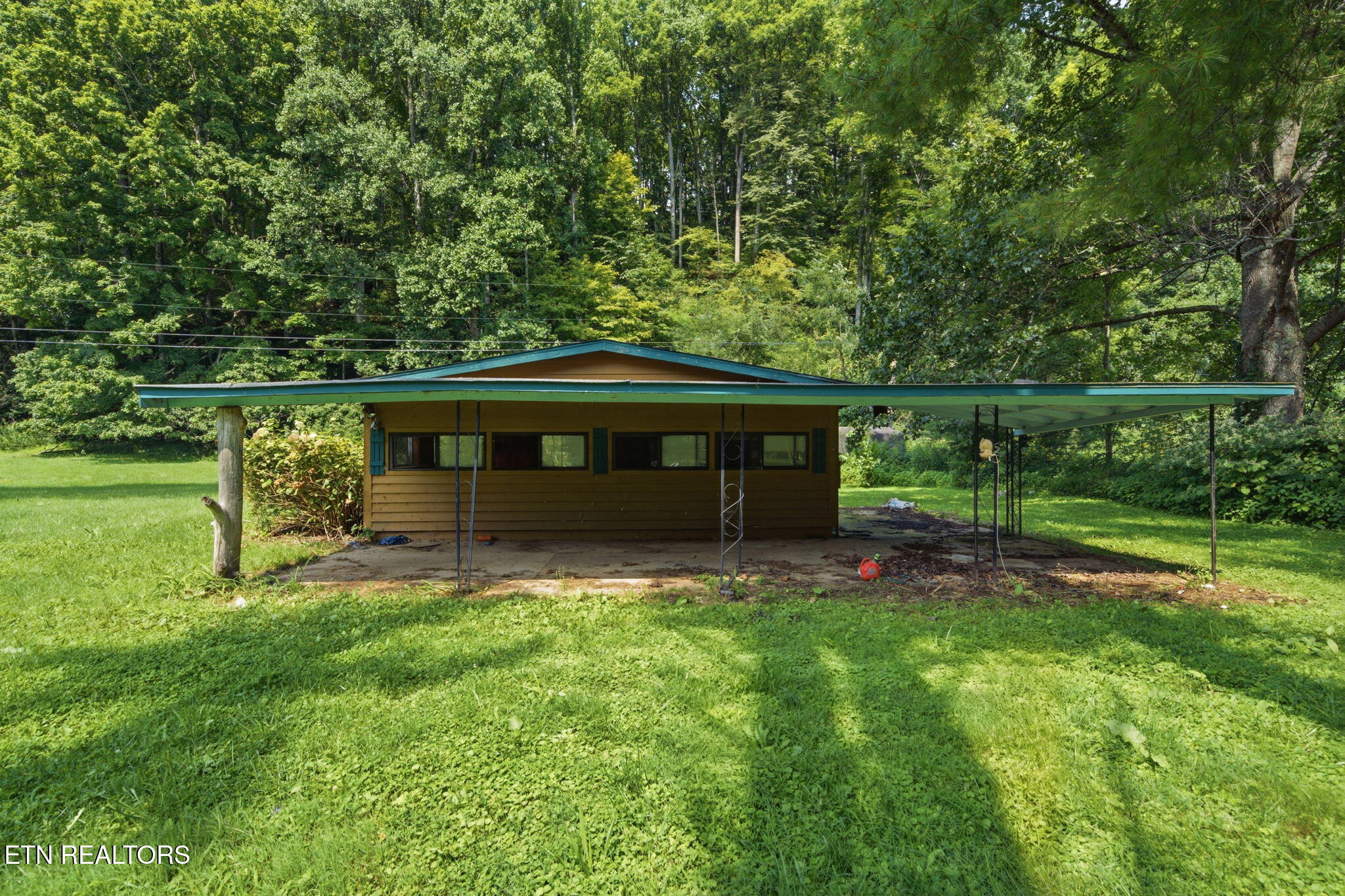 main property photo 12