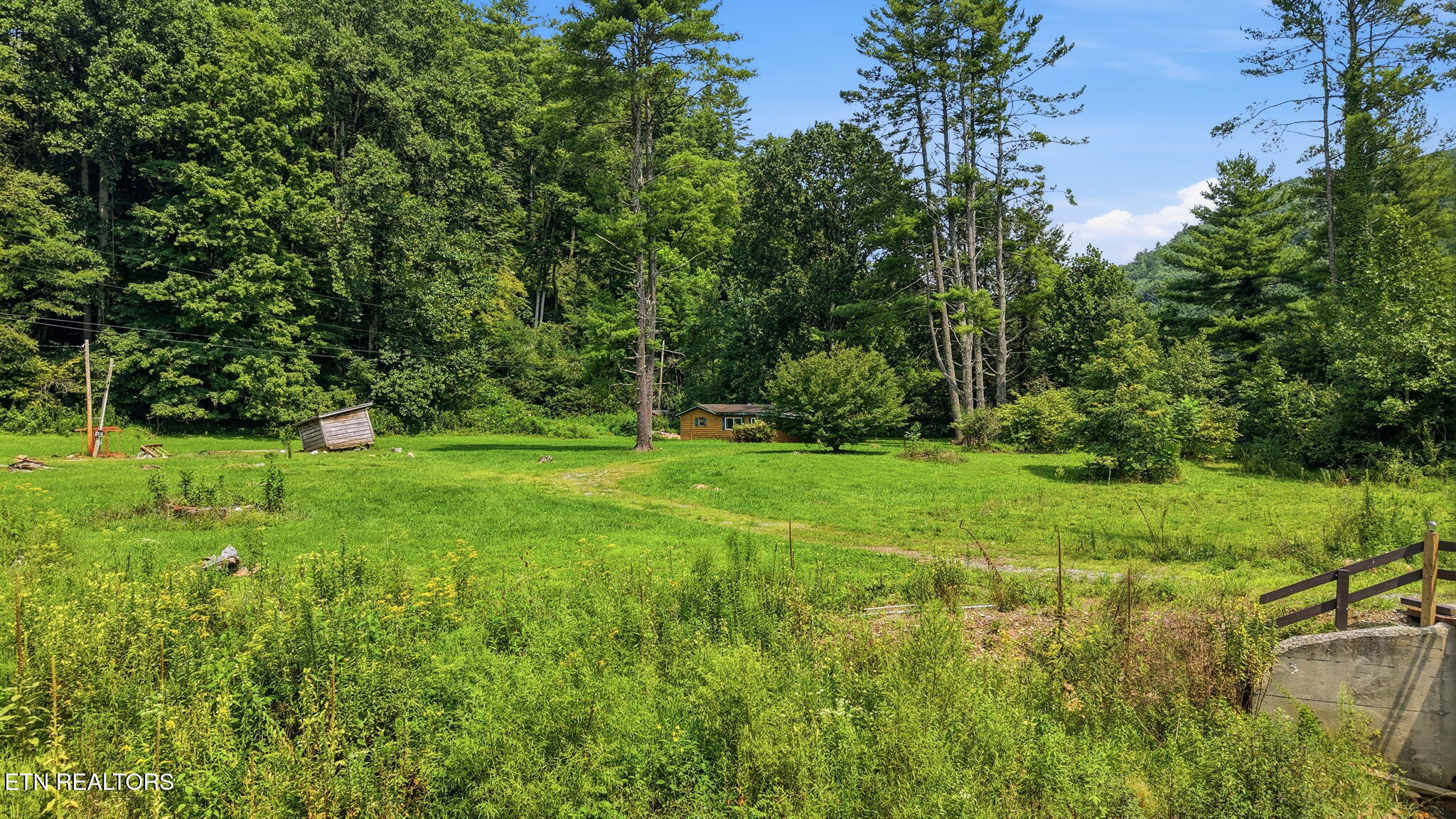 main property photo 13
