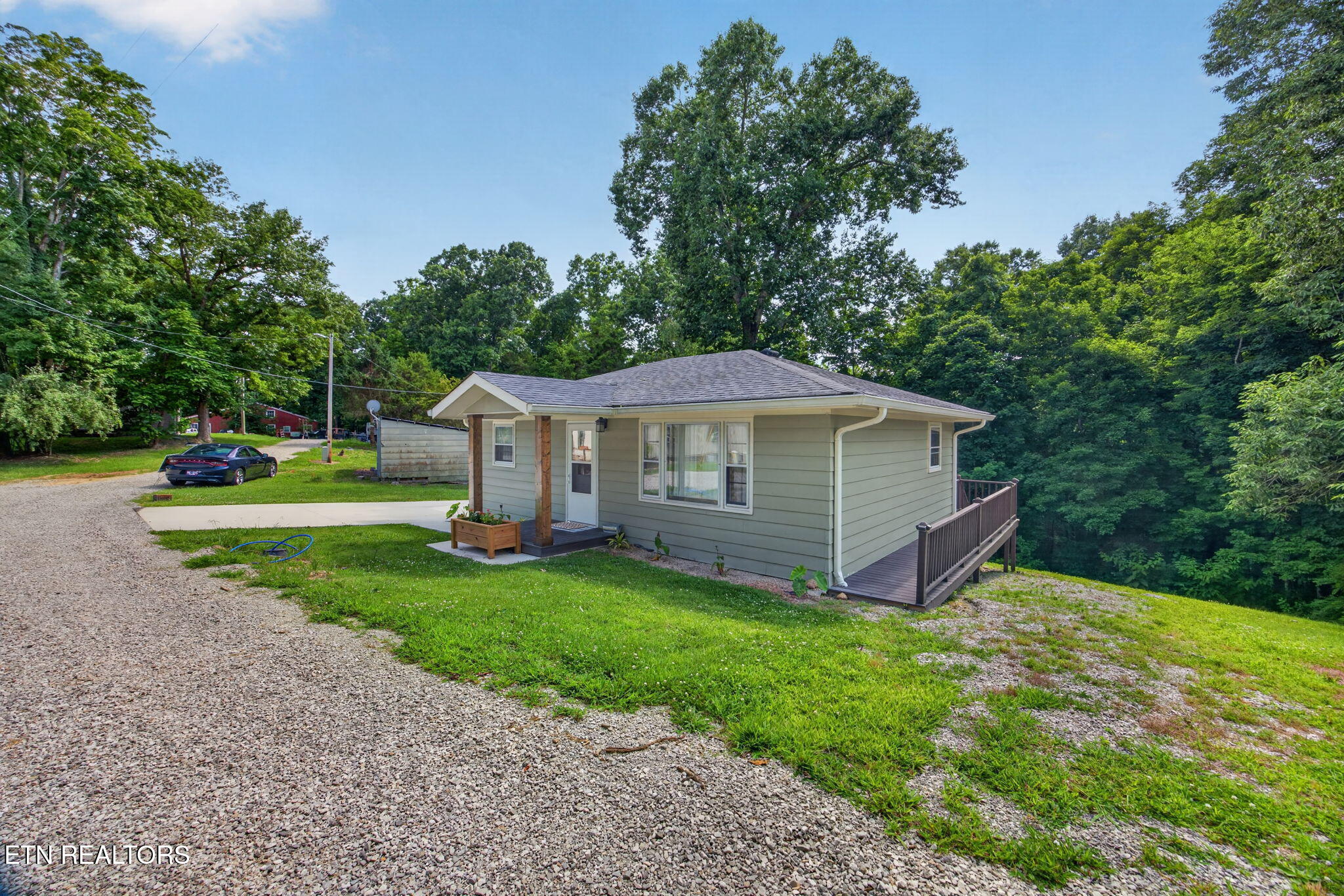 main property photo 25