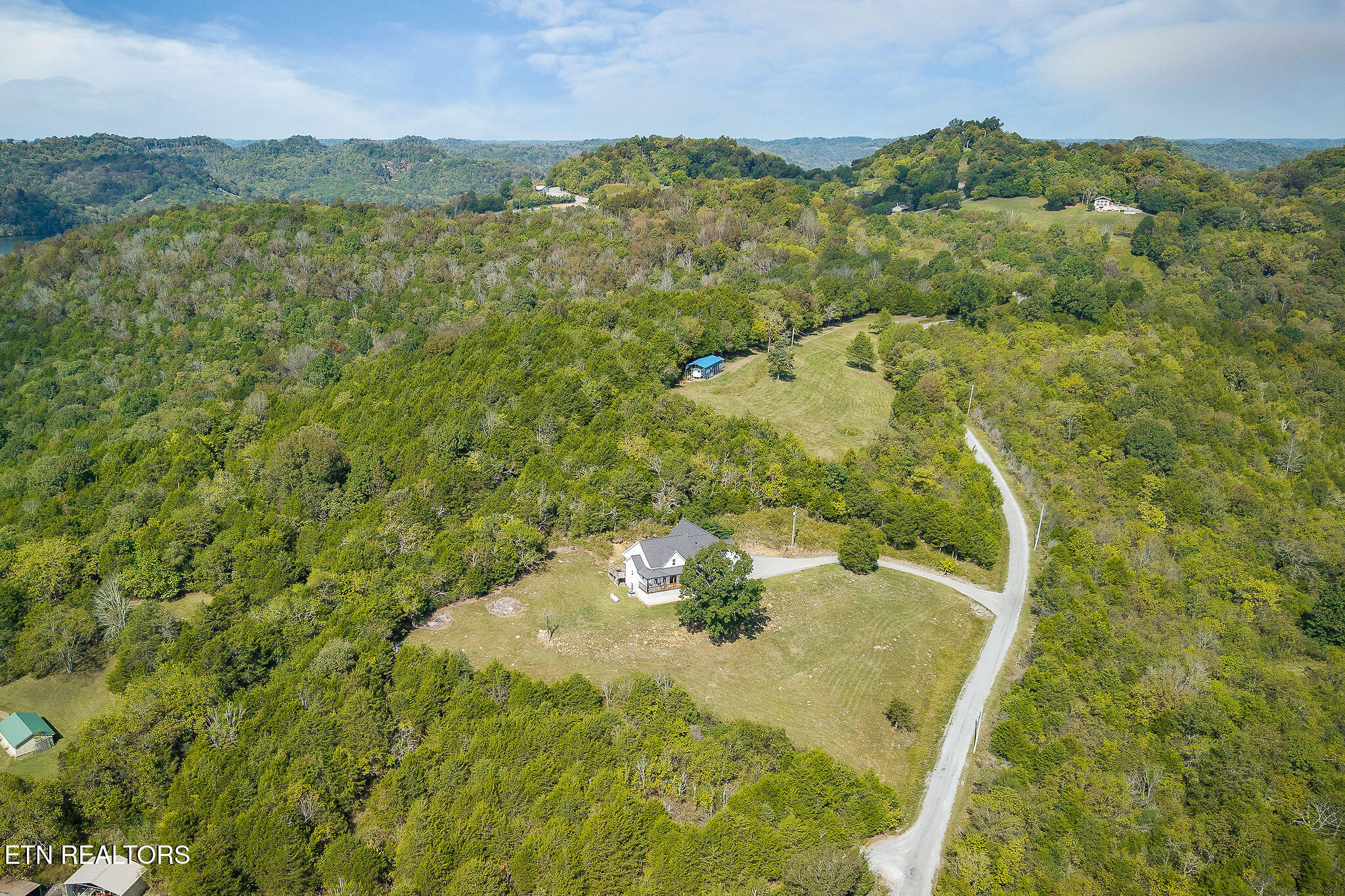 main property photo 8