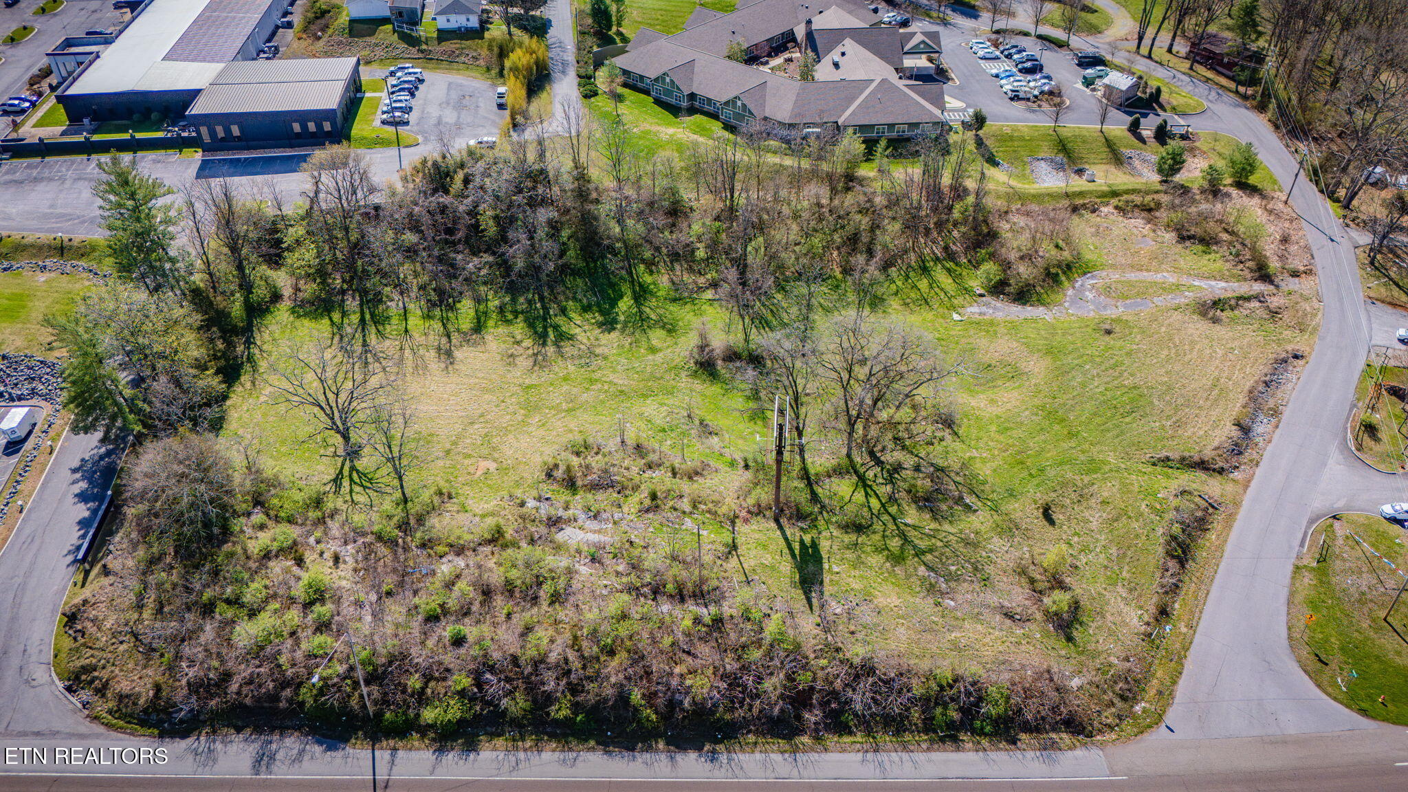 main property photo 6