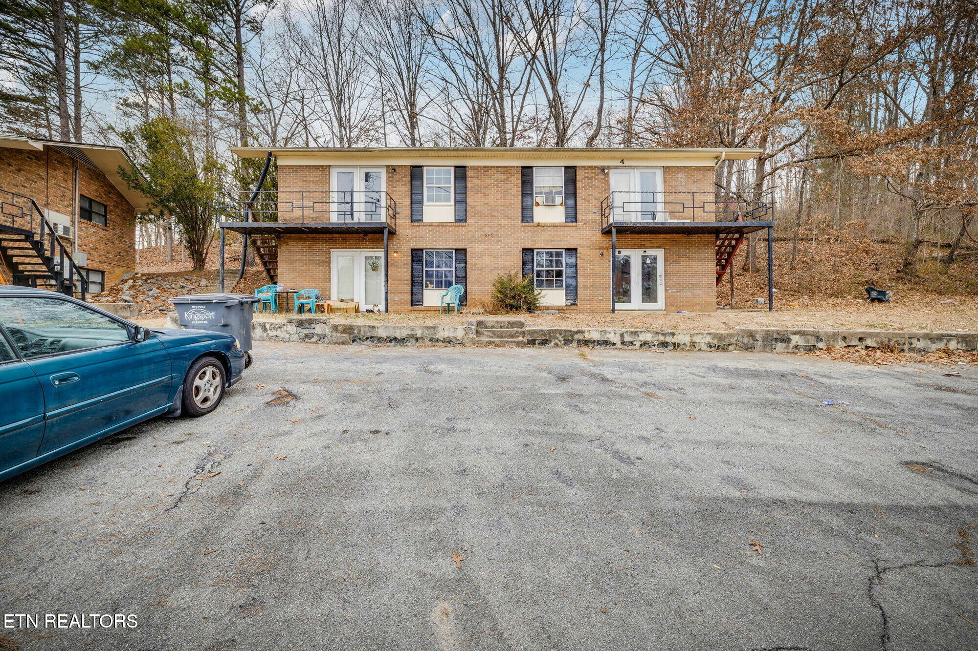 main property photo 10