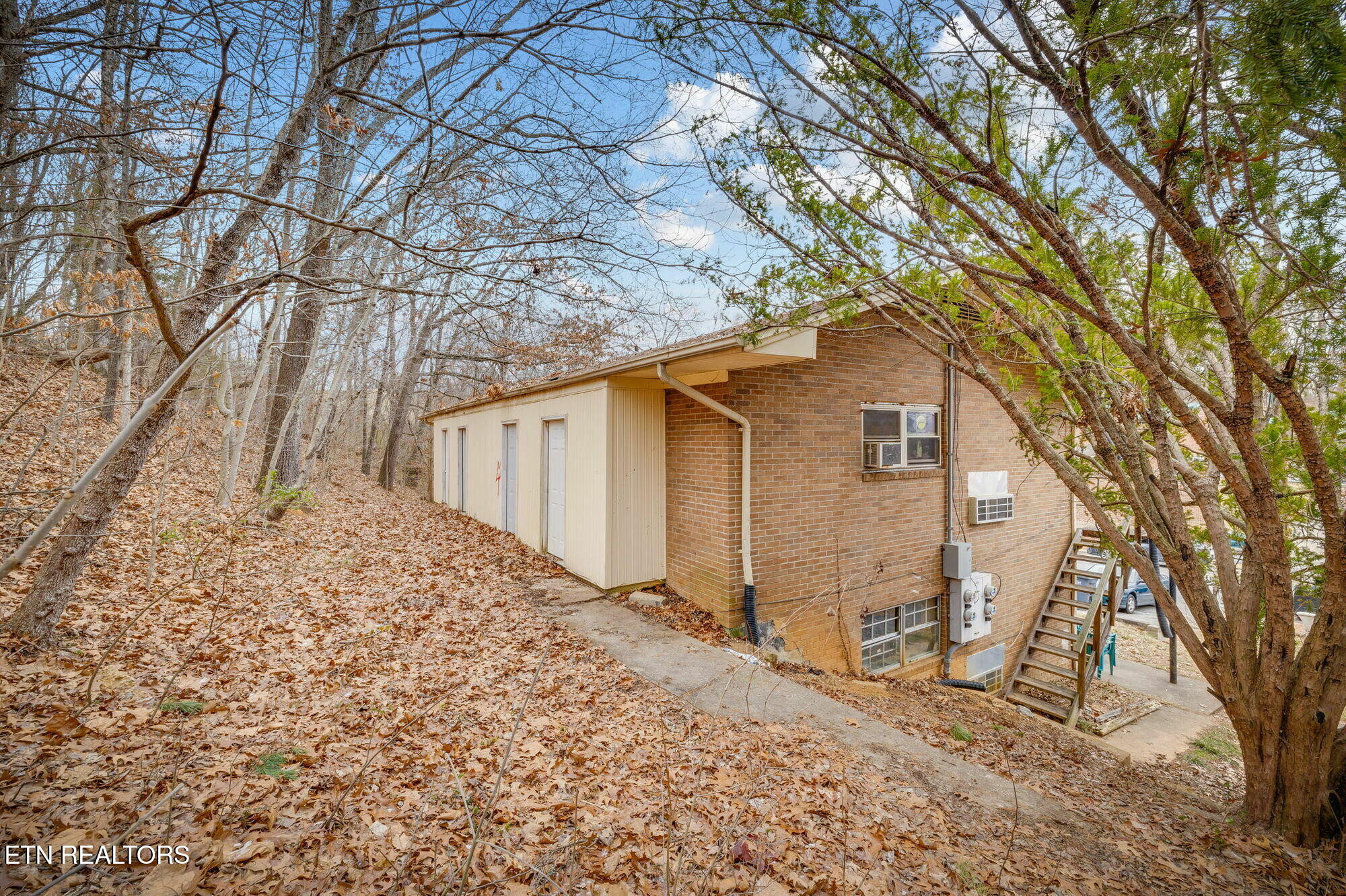 main property photo 12