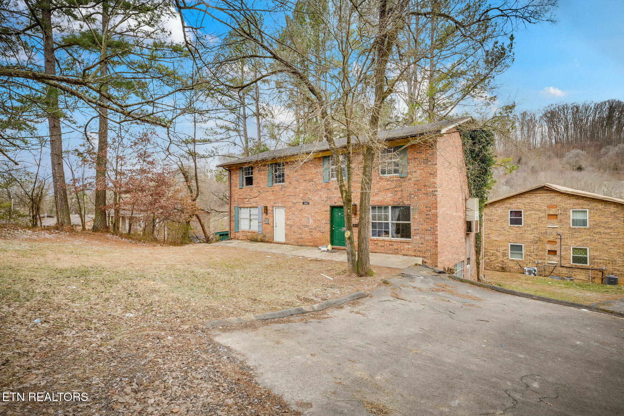 main property photo 14