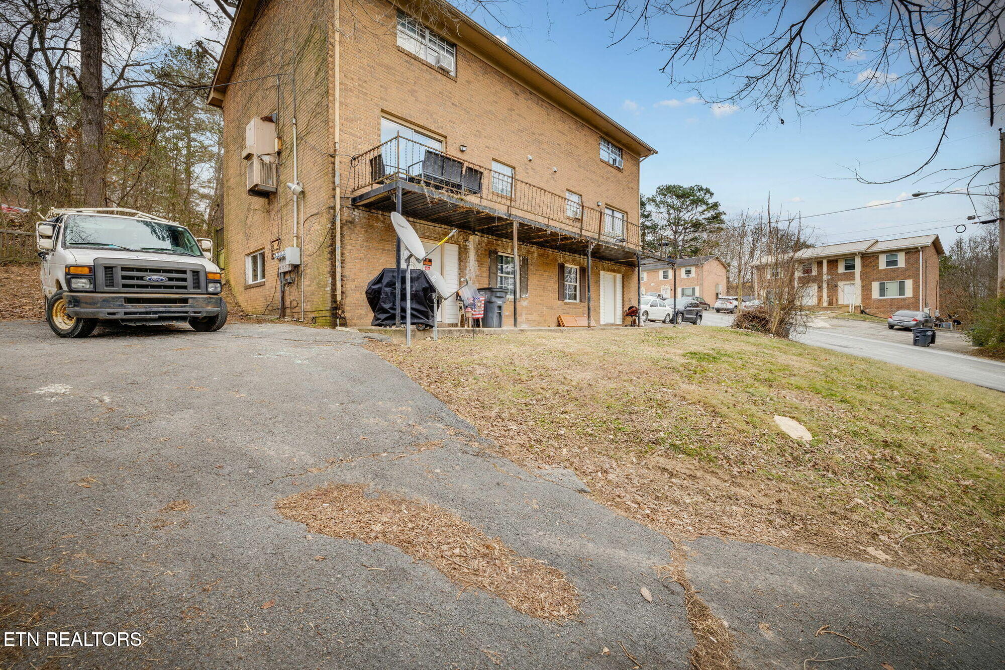 main property photo 17