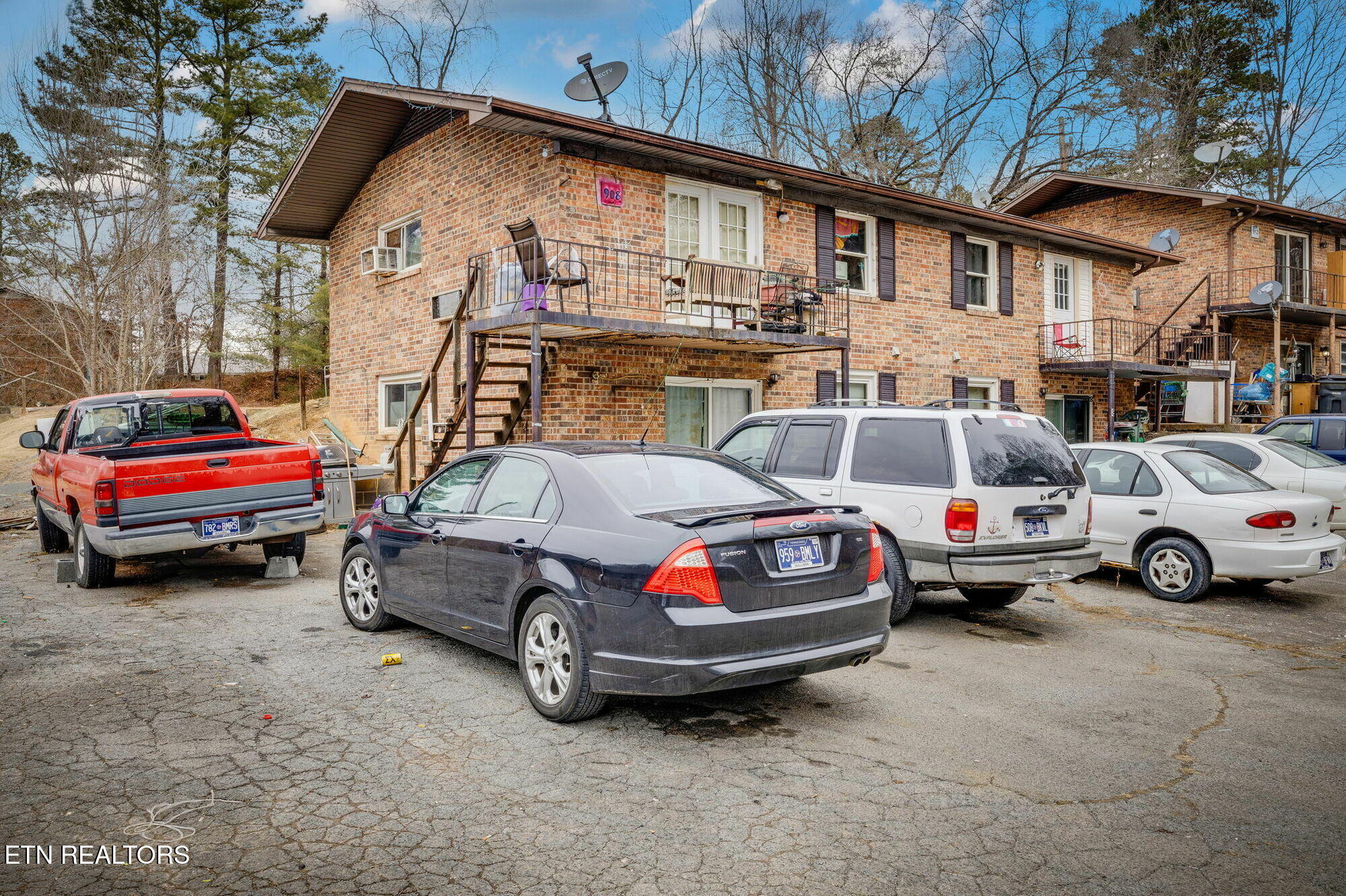 main property photo 6