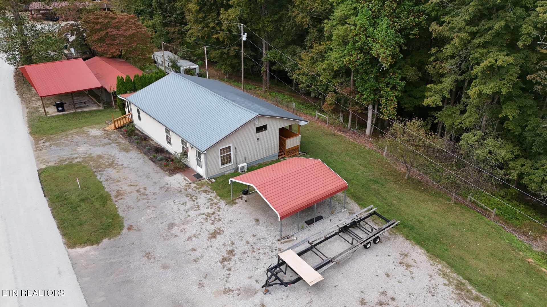 main property photo 37