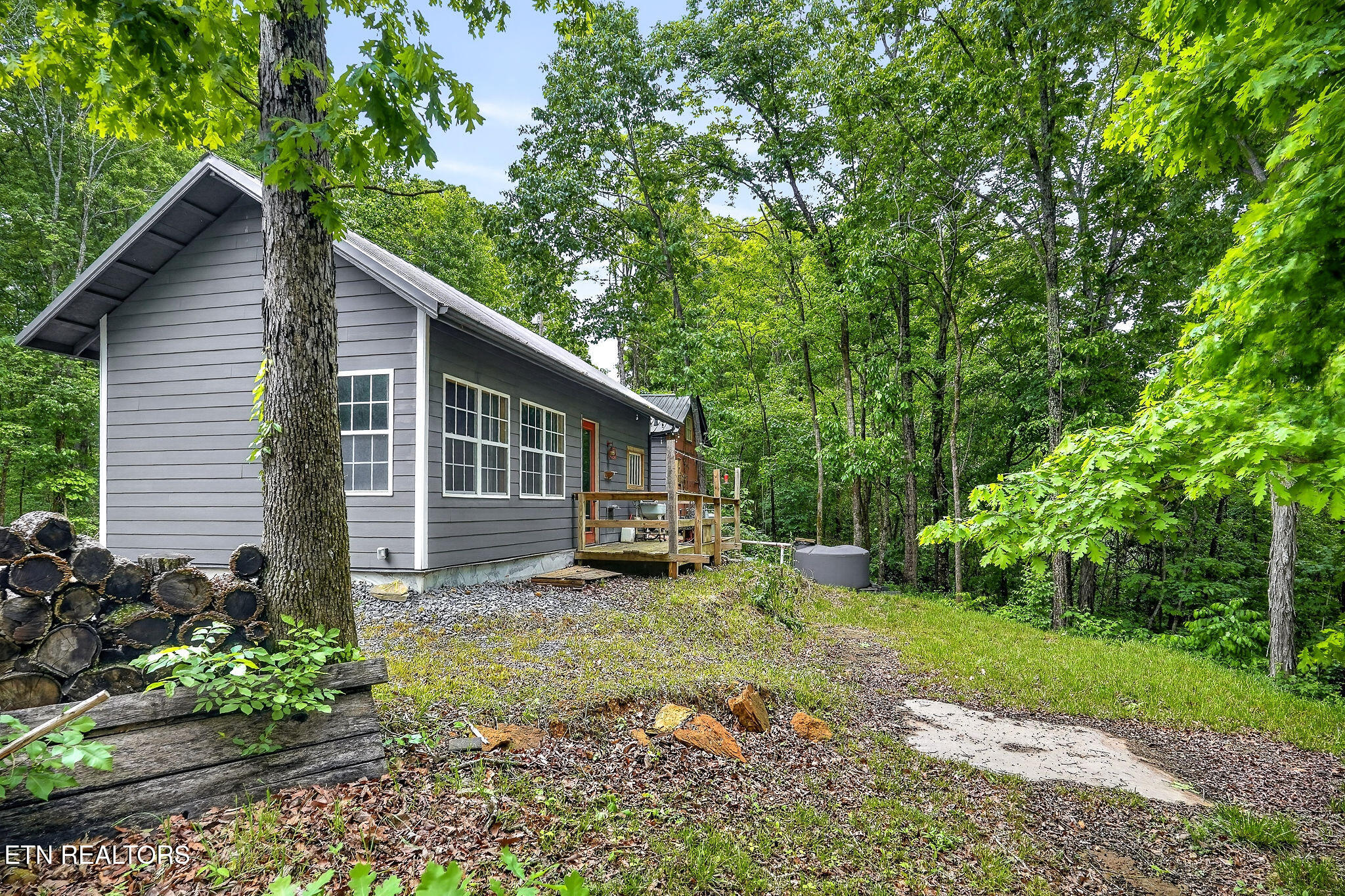 main property photo 19