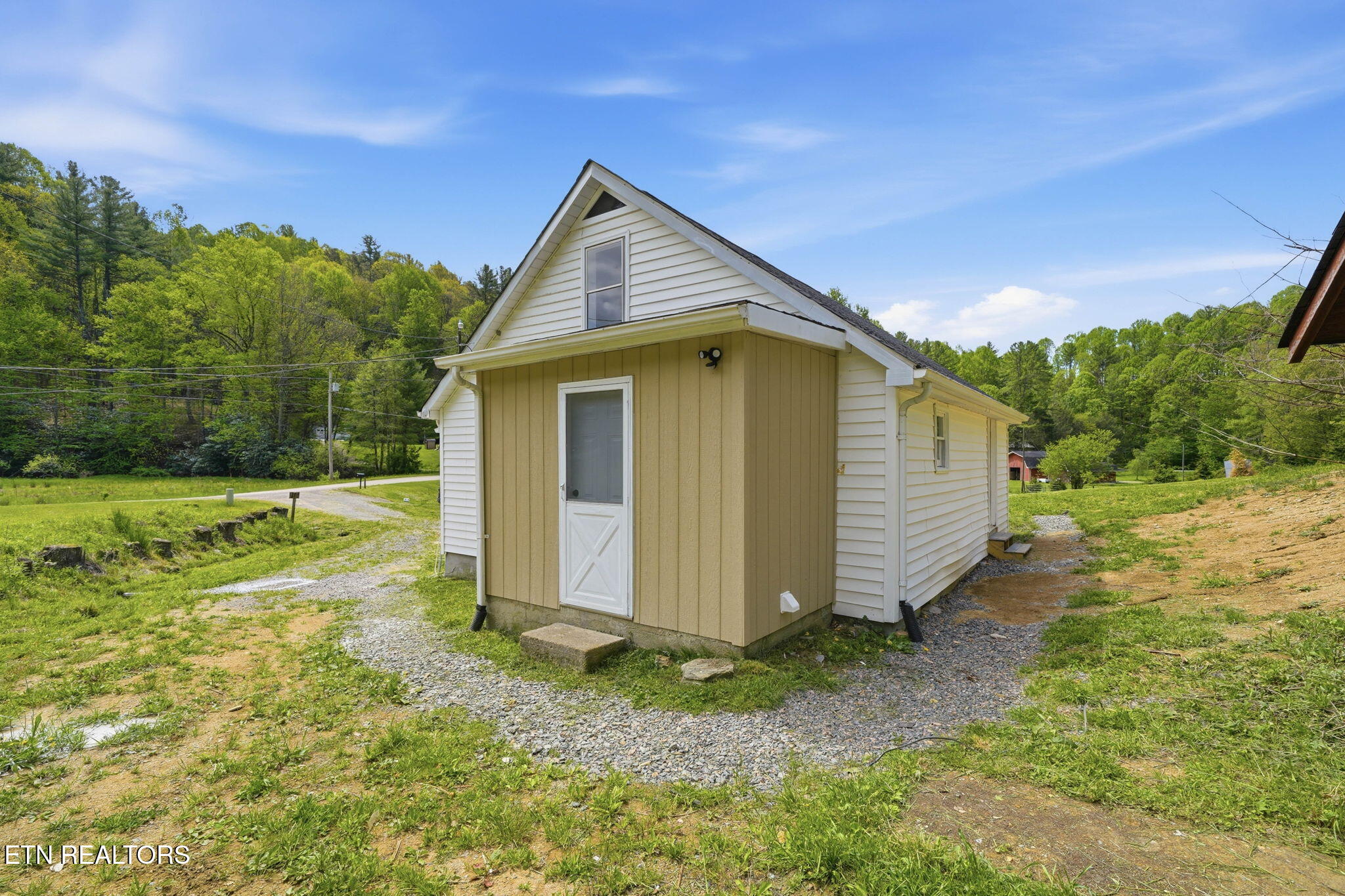 main property photo 19