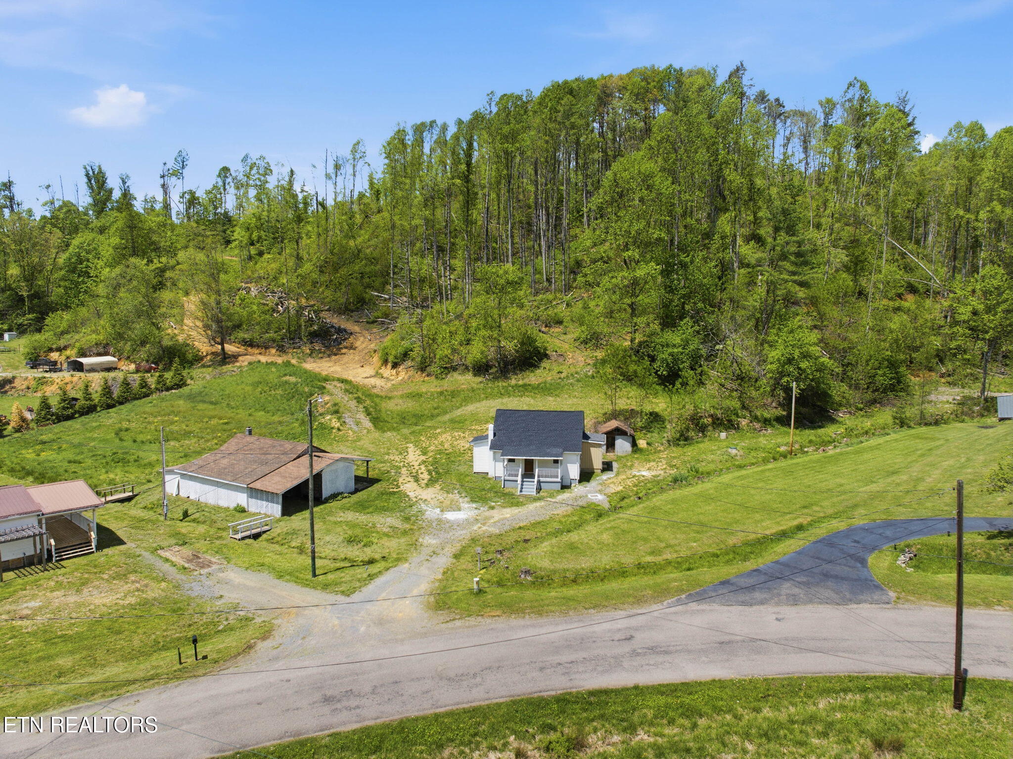 main property photo 23