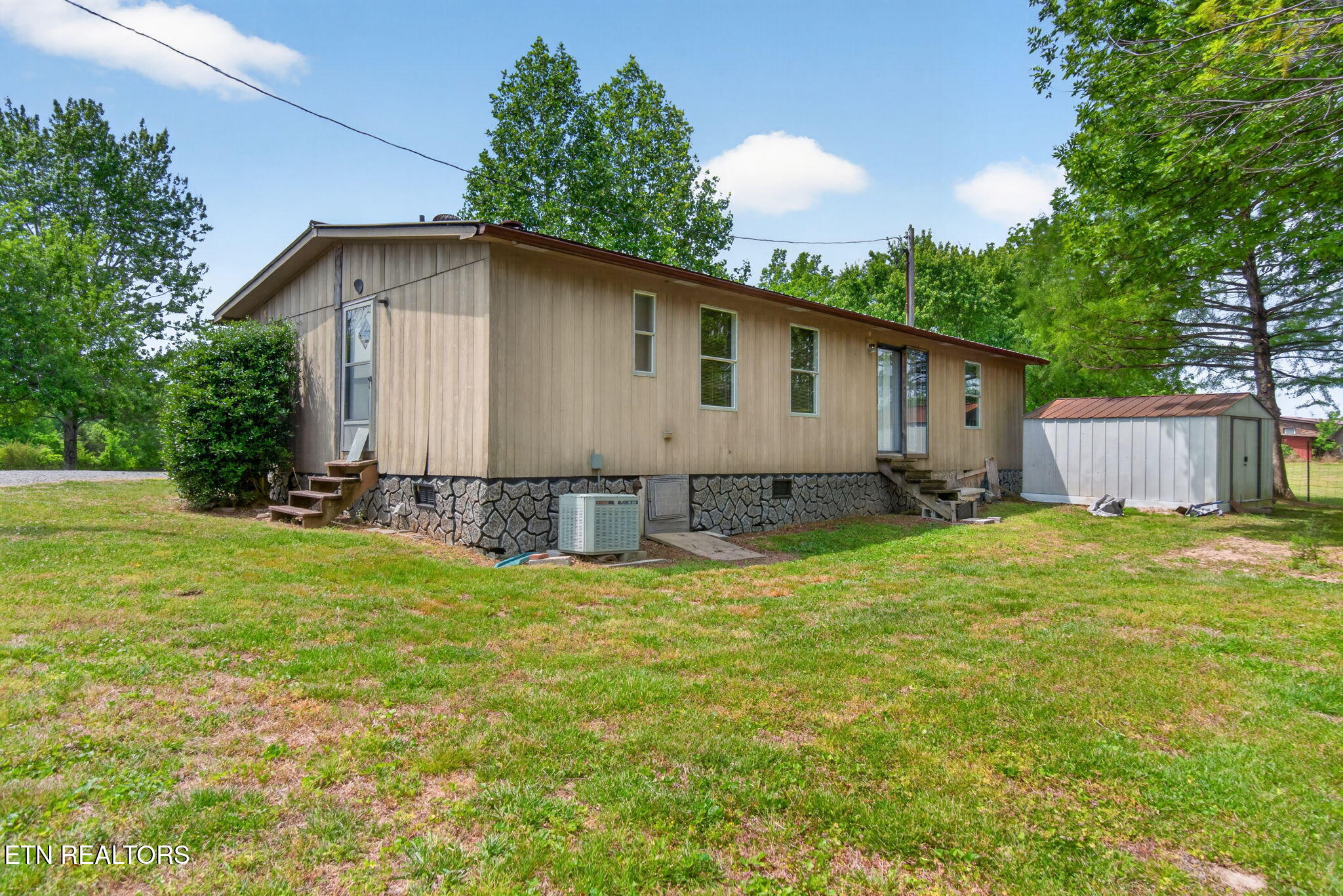main property photo 23
