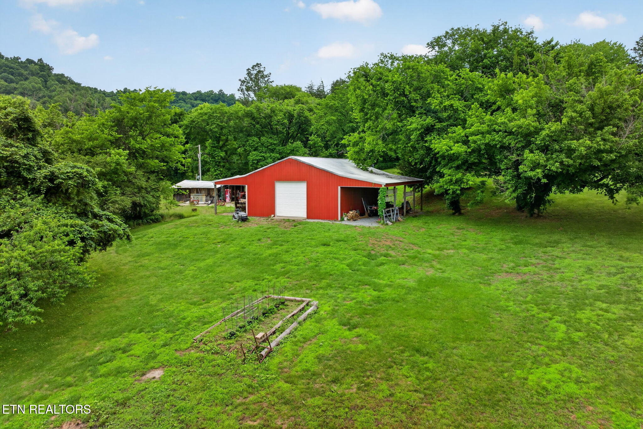 main property photo 38