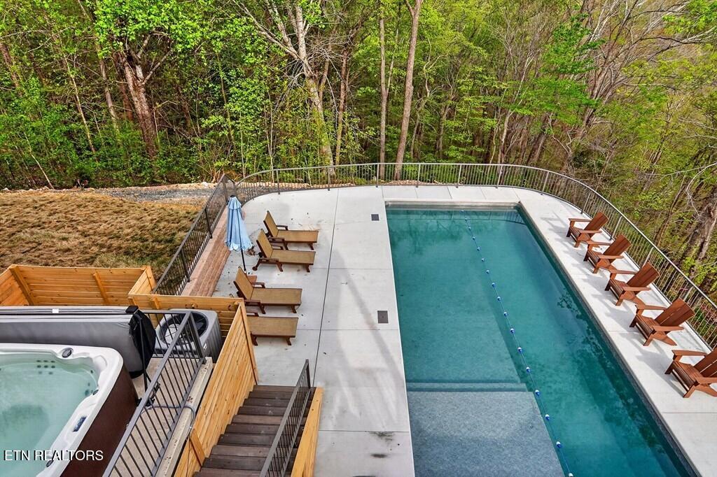 main property photo 24
