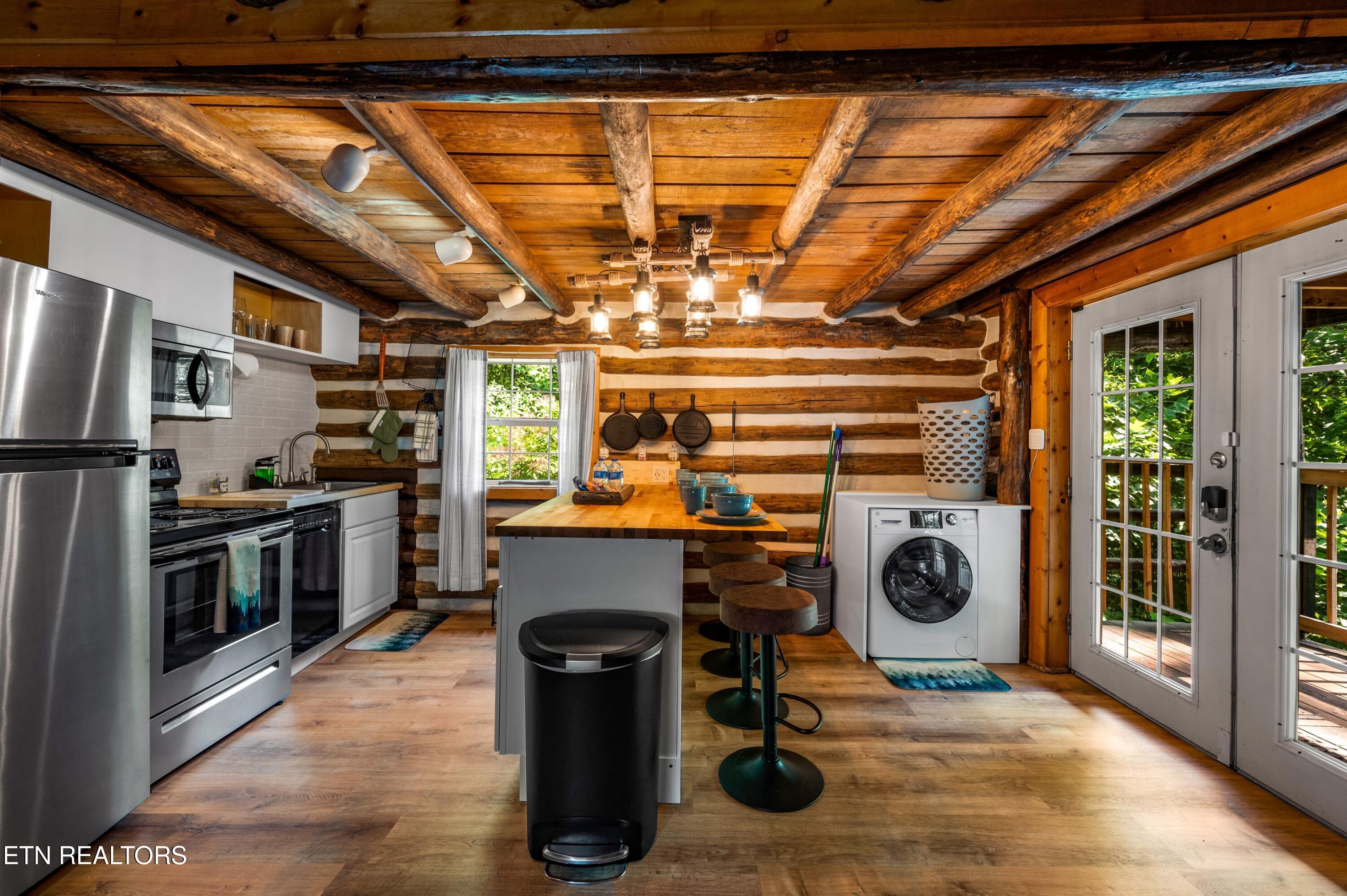 main property photo 5