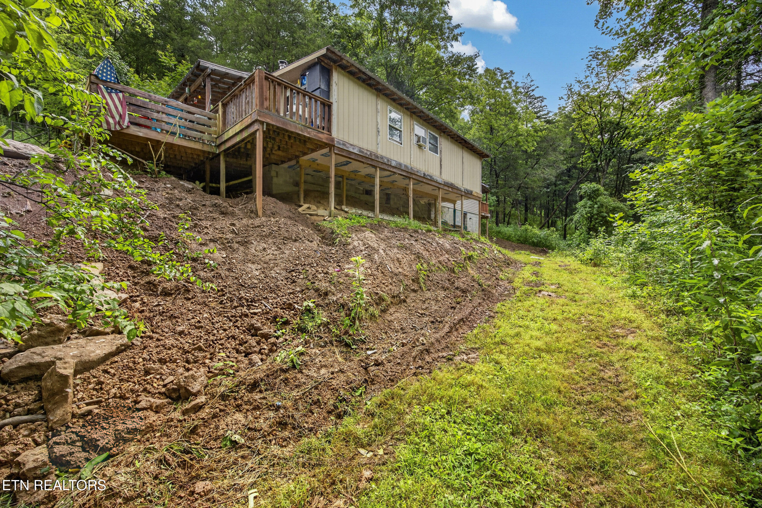 main property photo 19