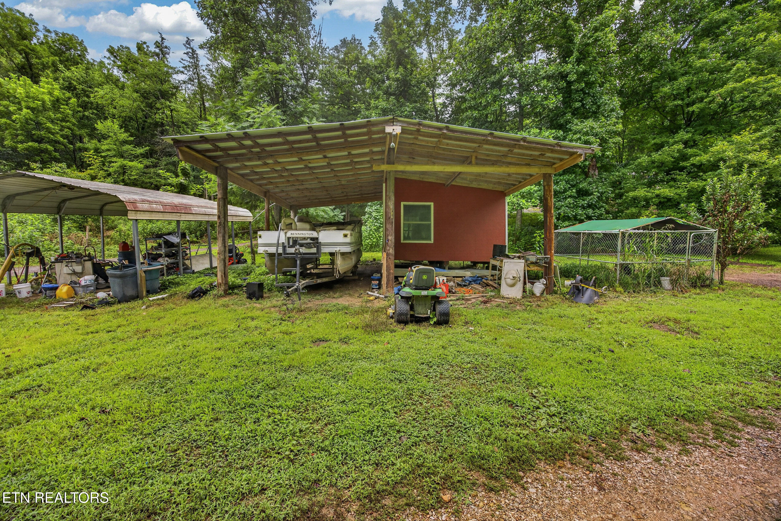 main property photo 22
