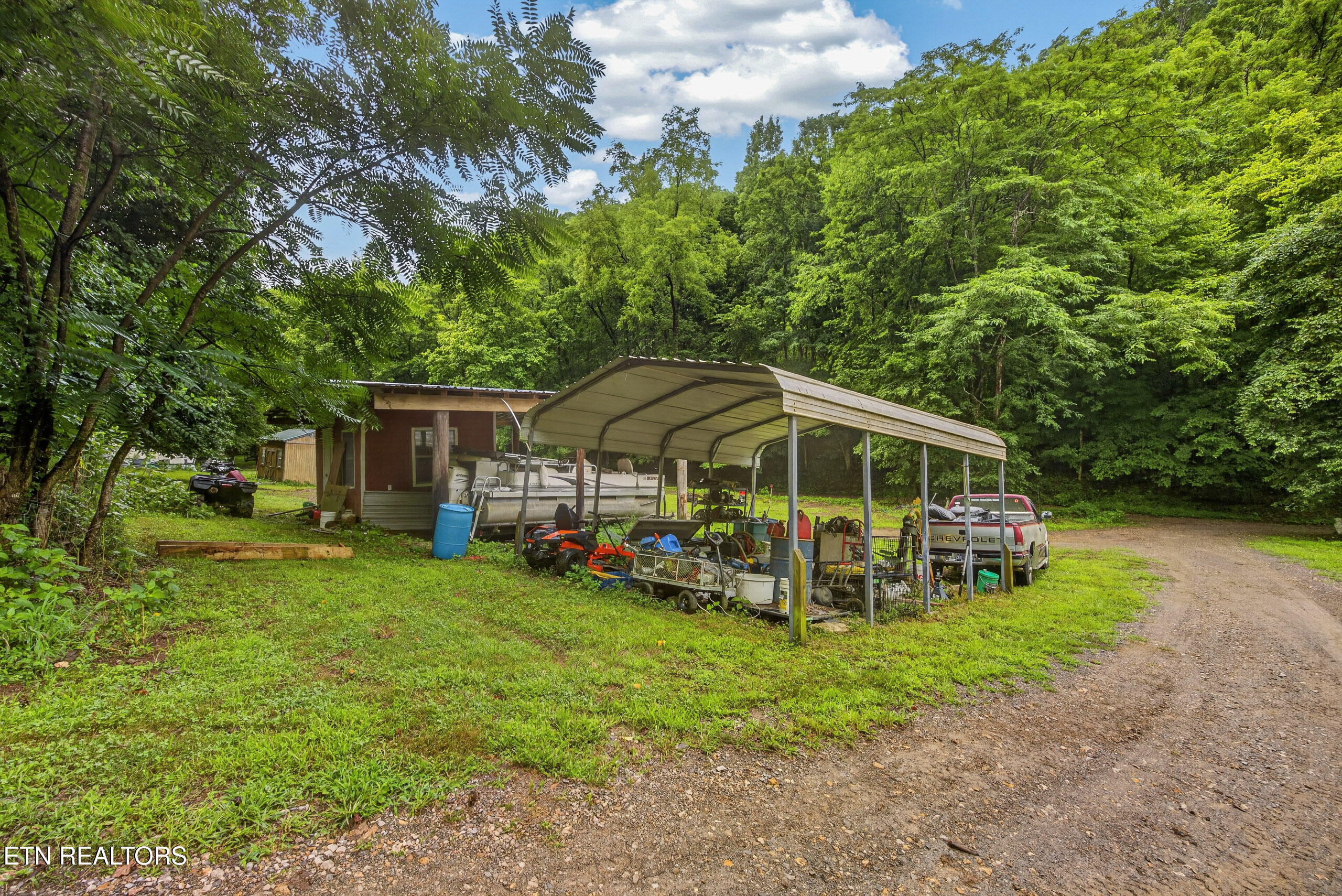 main property photo 23