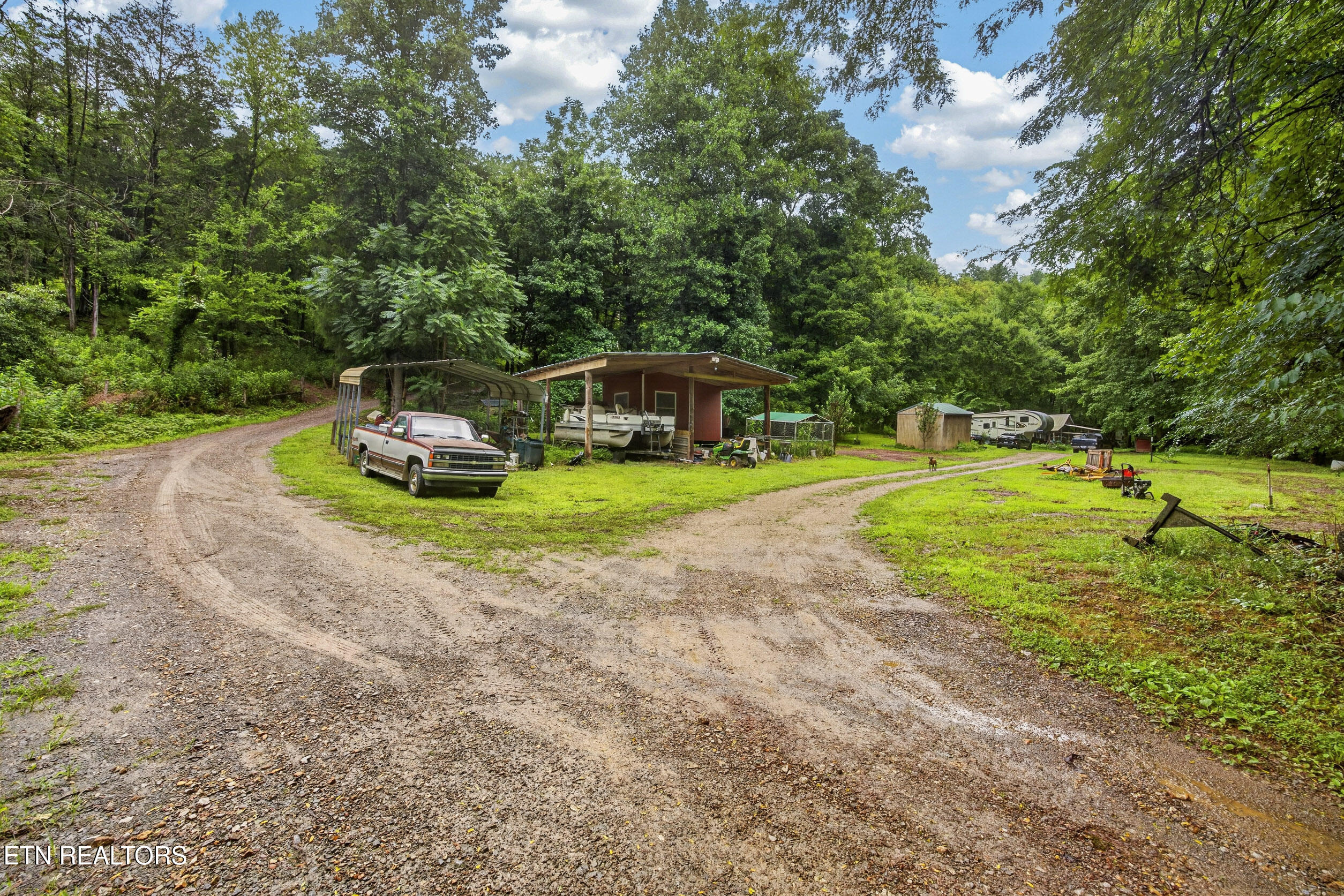 main property photo 24