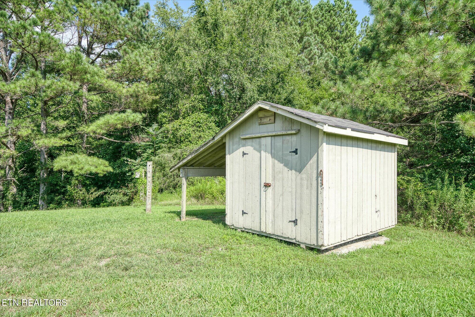 main property photo 8