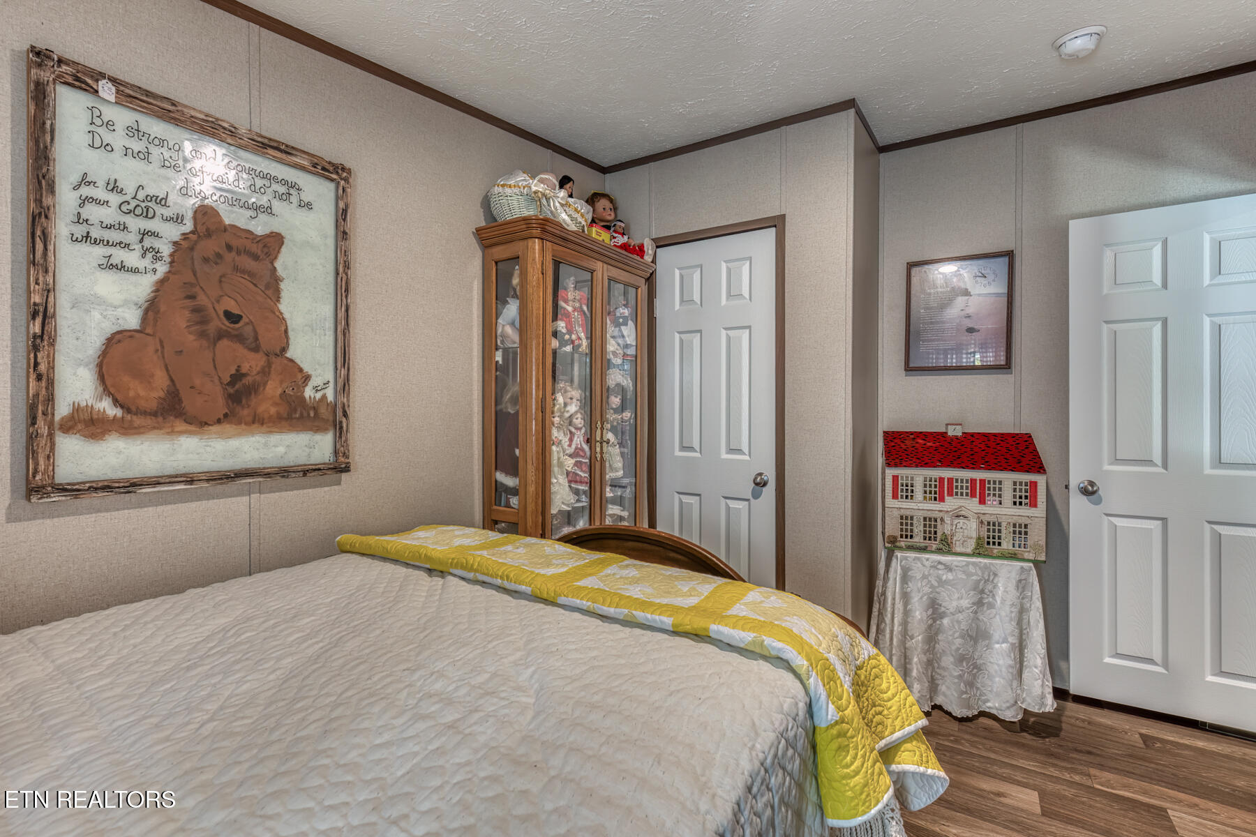 main property photo 20