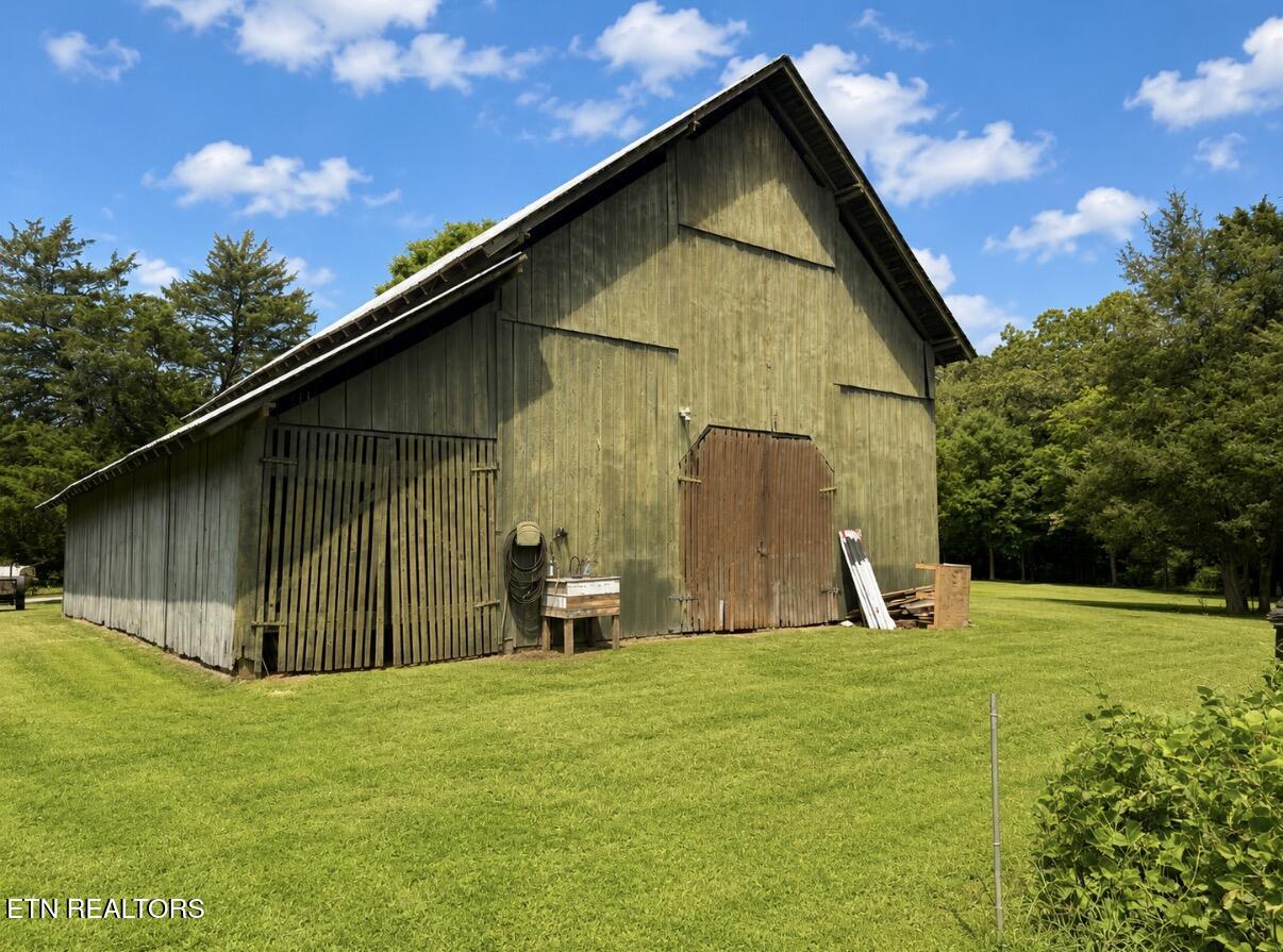 main property photo 36