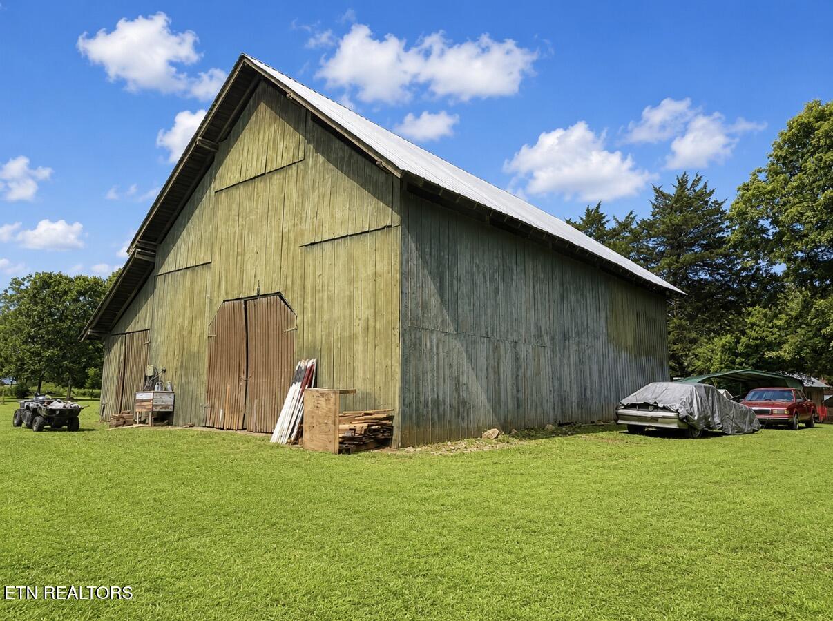 main property photo 37