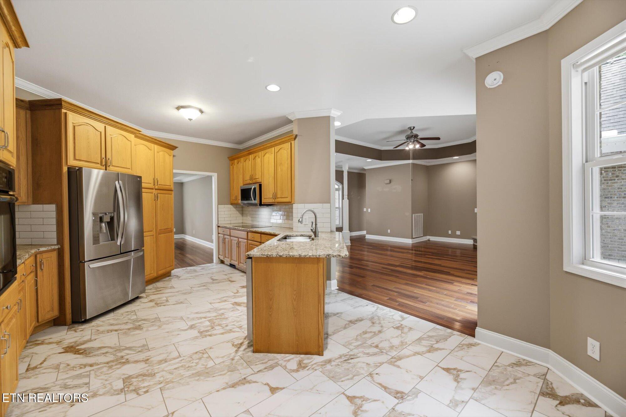 main property photo 7