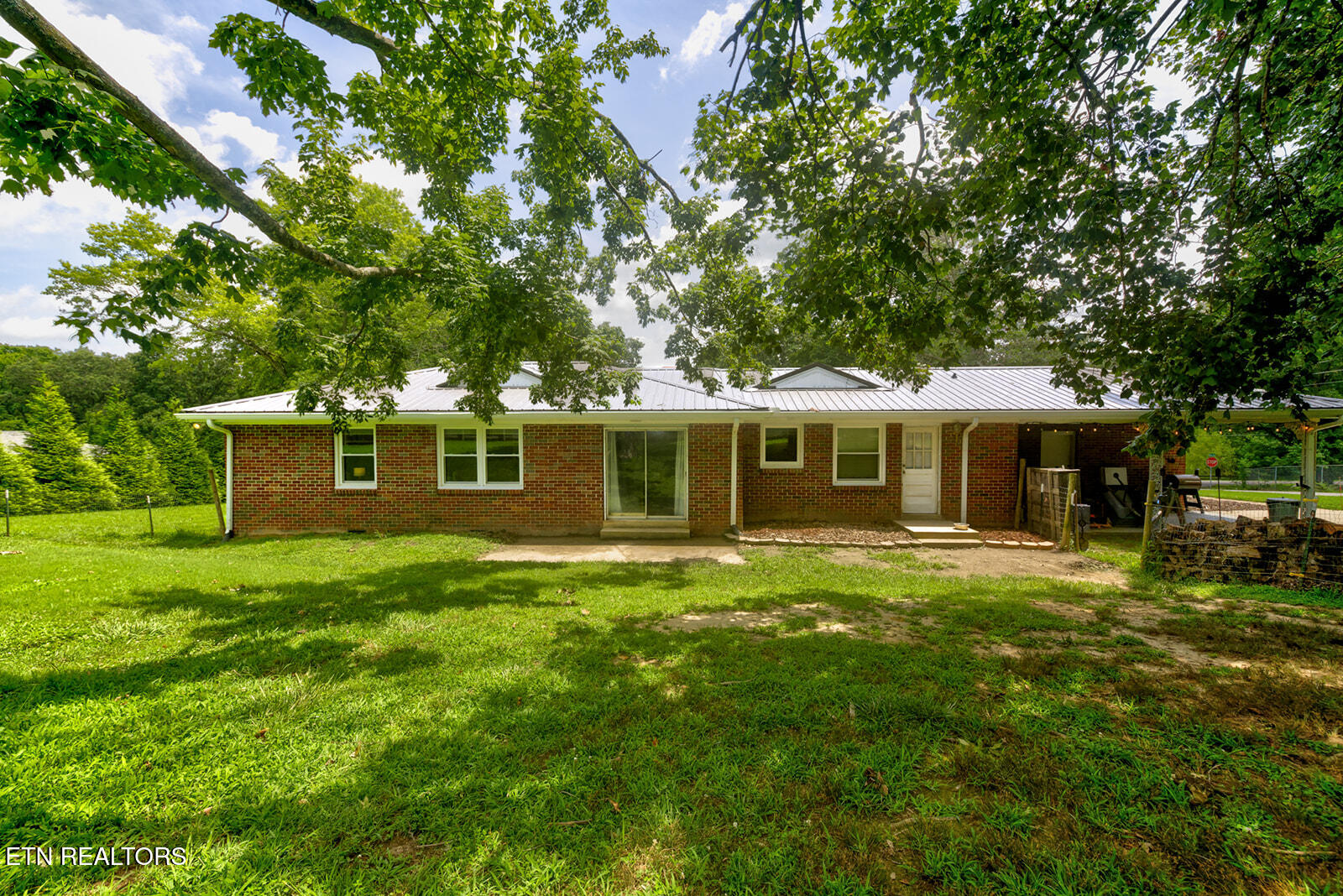 main property photo 24