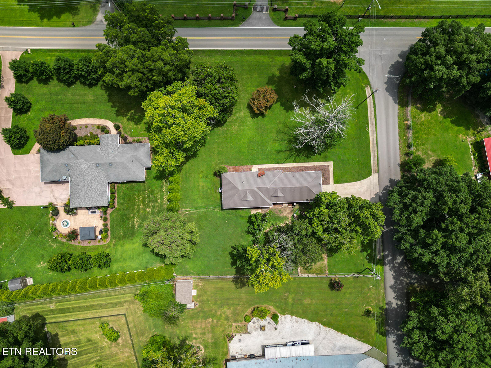 main property photo 32