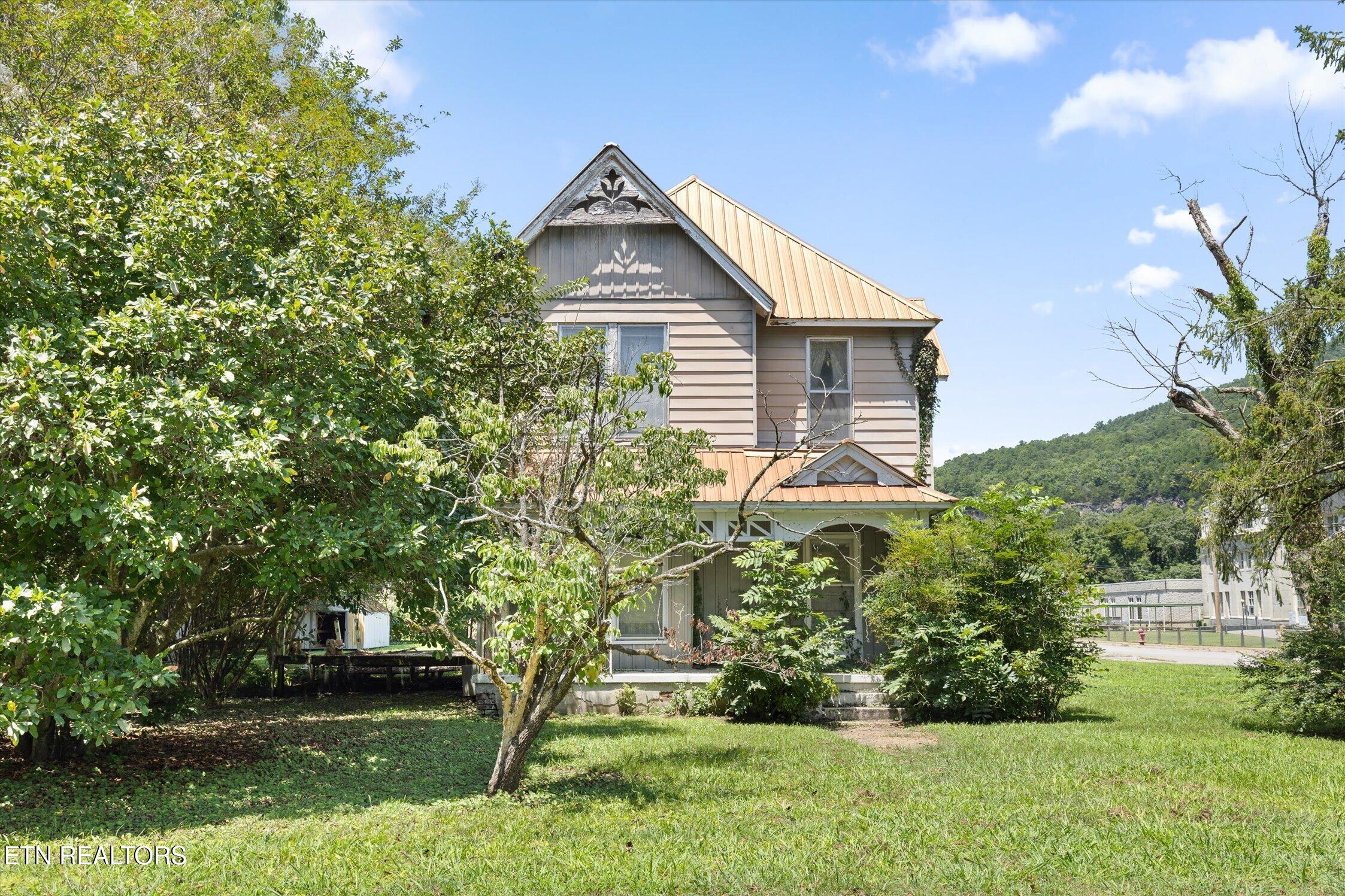 main property photo 6