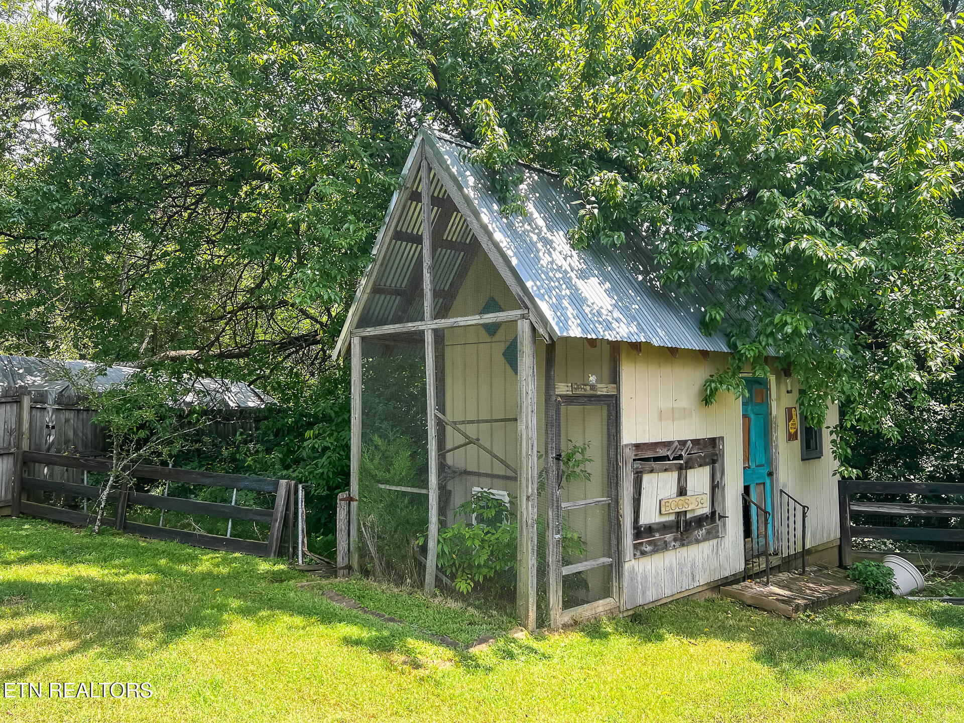 main property photo 42