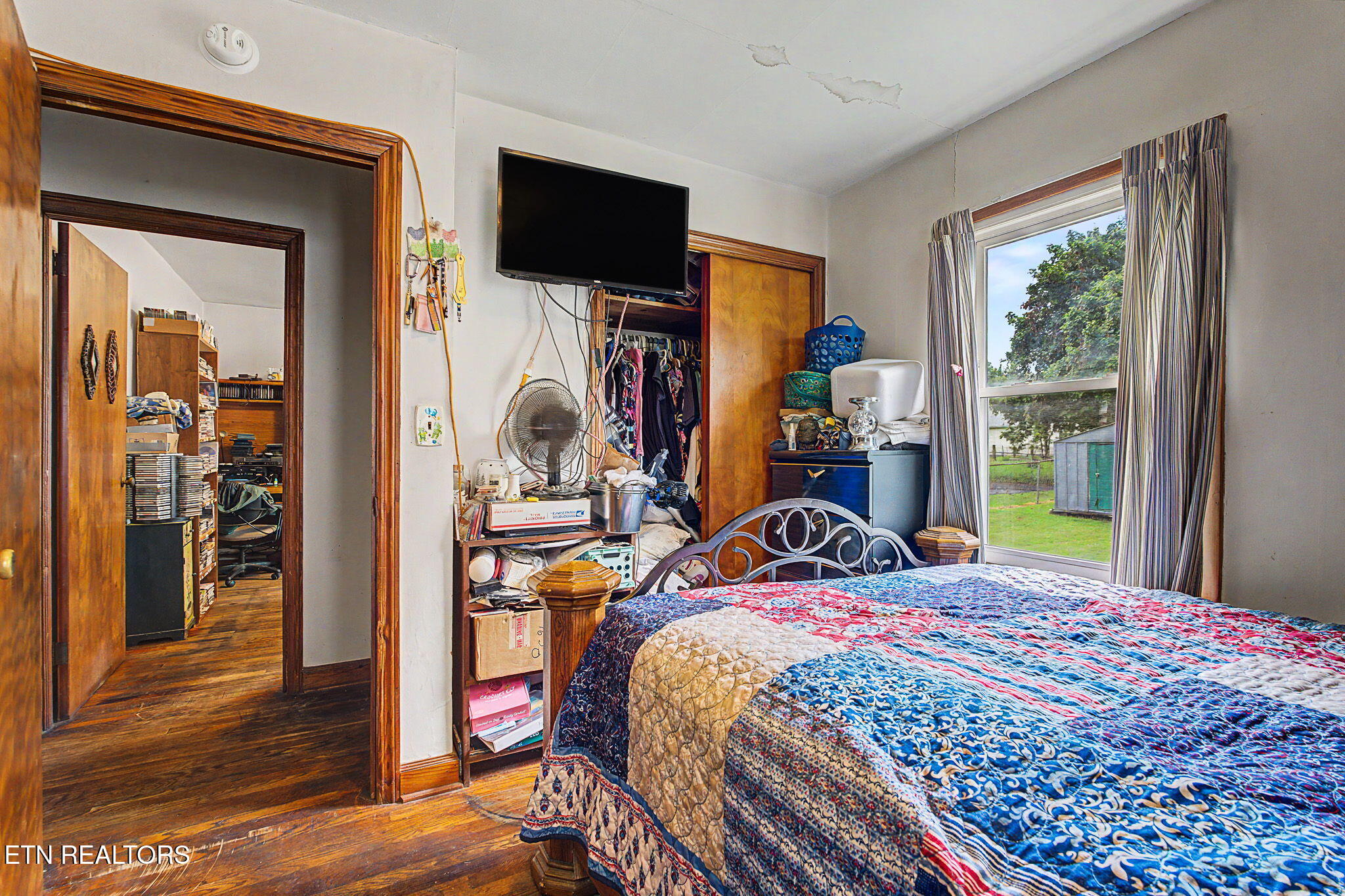 main property photo 15