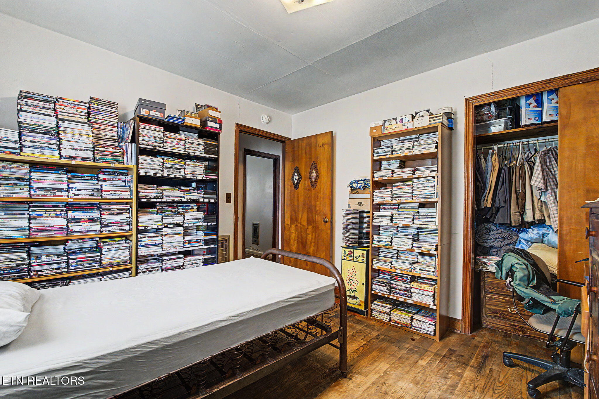main property photo 17