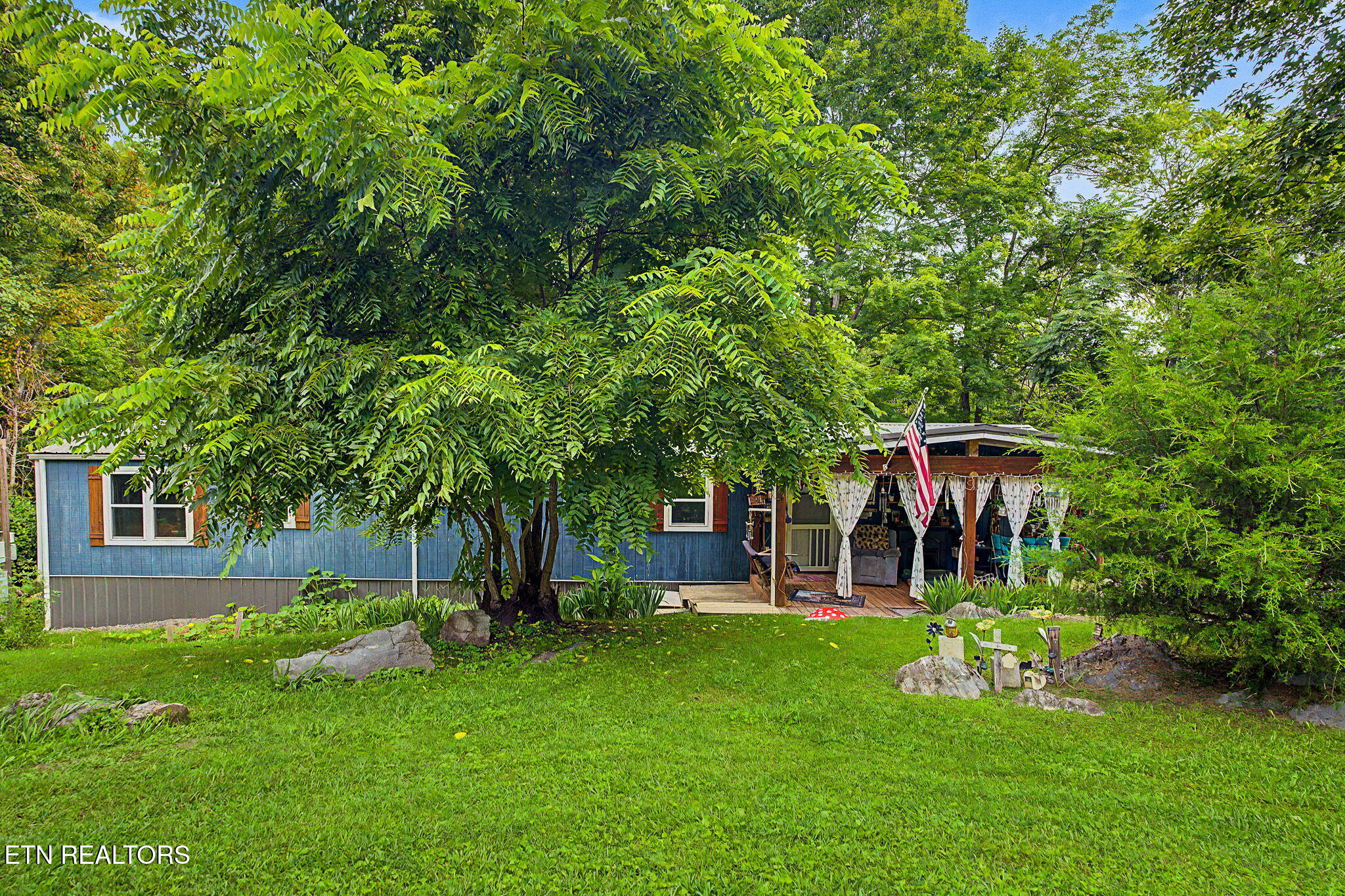 main property photo 23