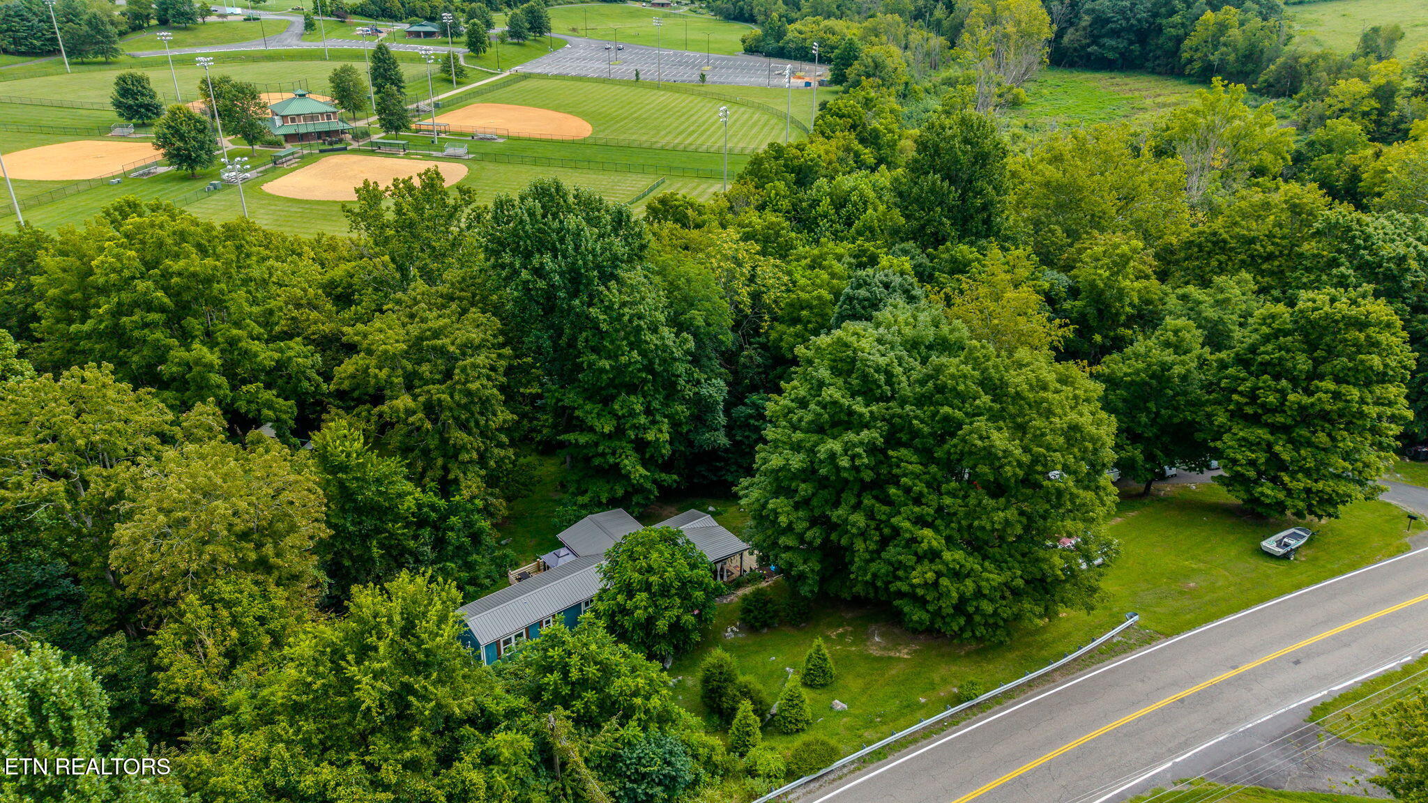 main property photo 30