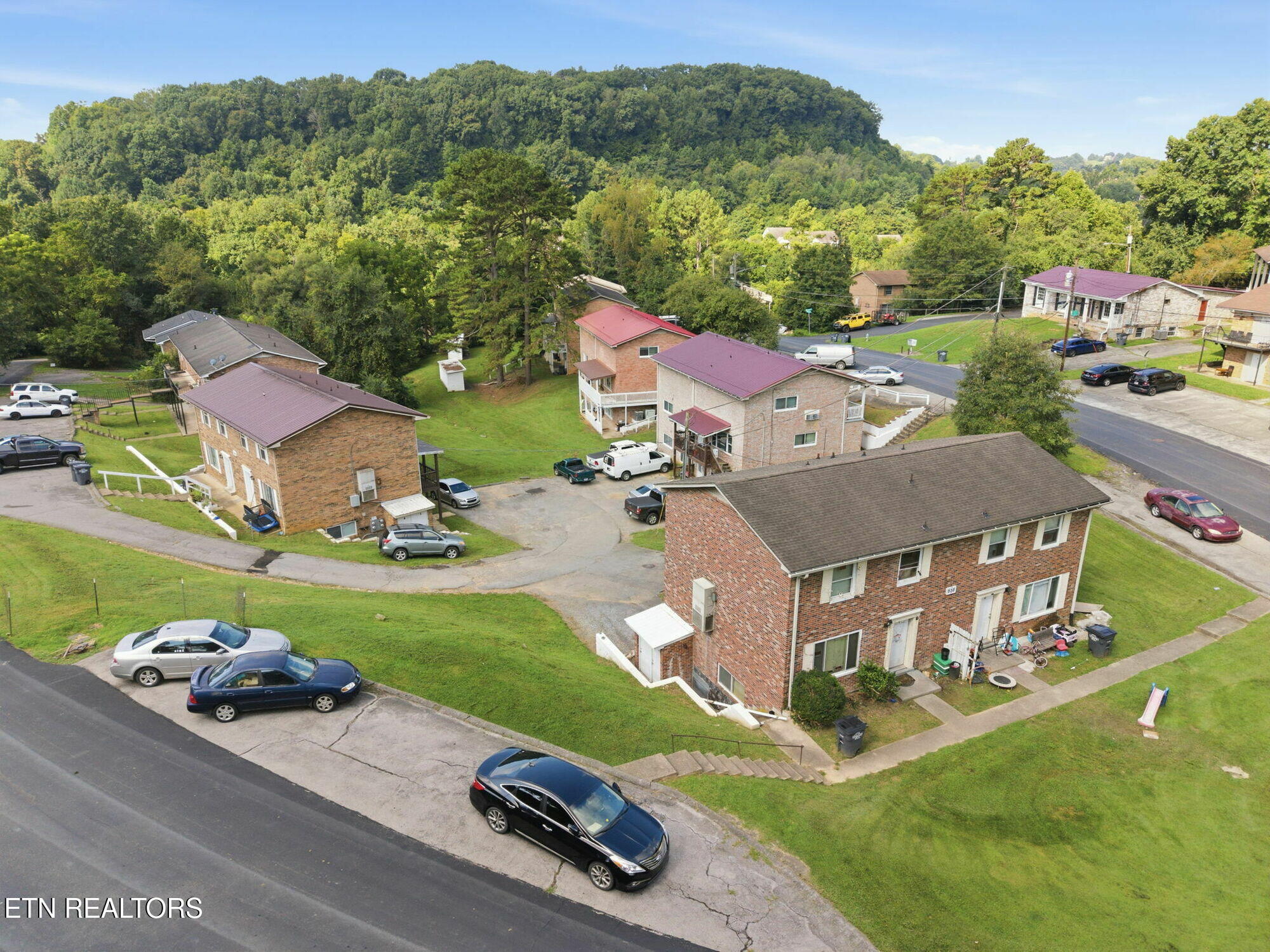 main property photo 9