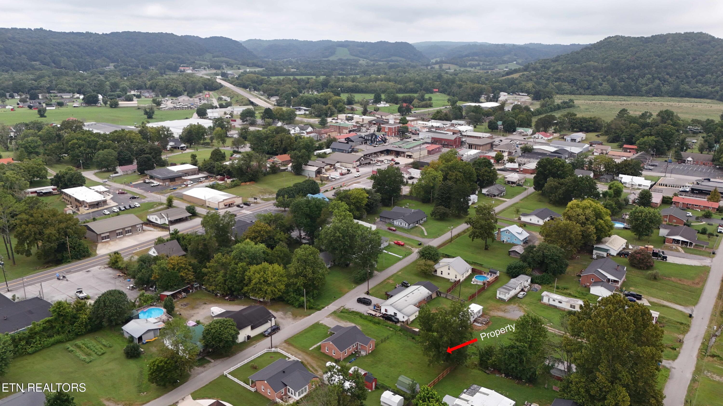 main property photo 28