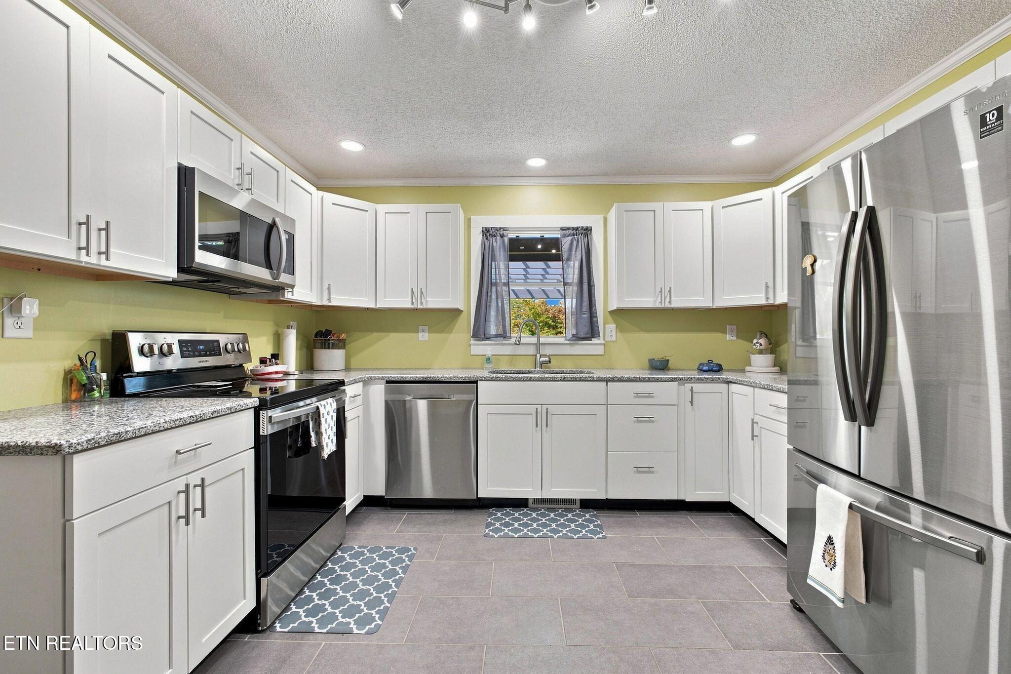 property viewer photo 14