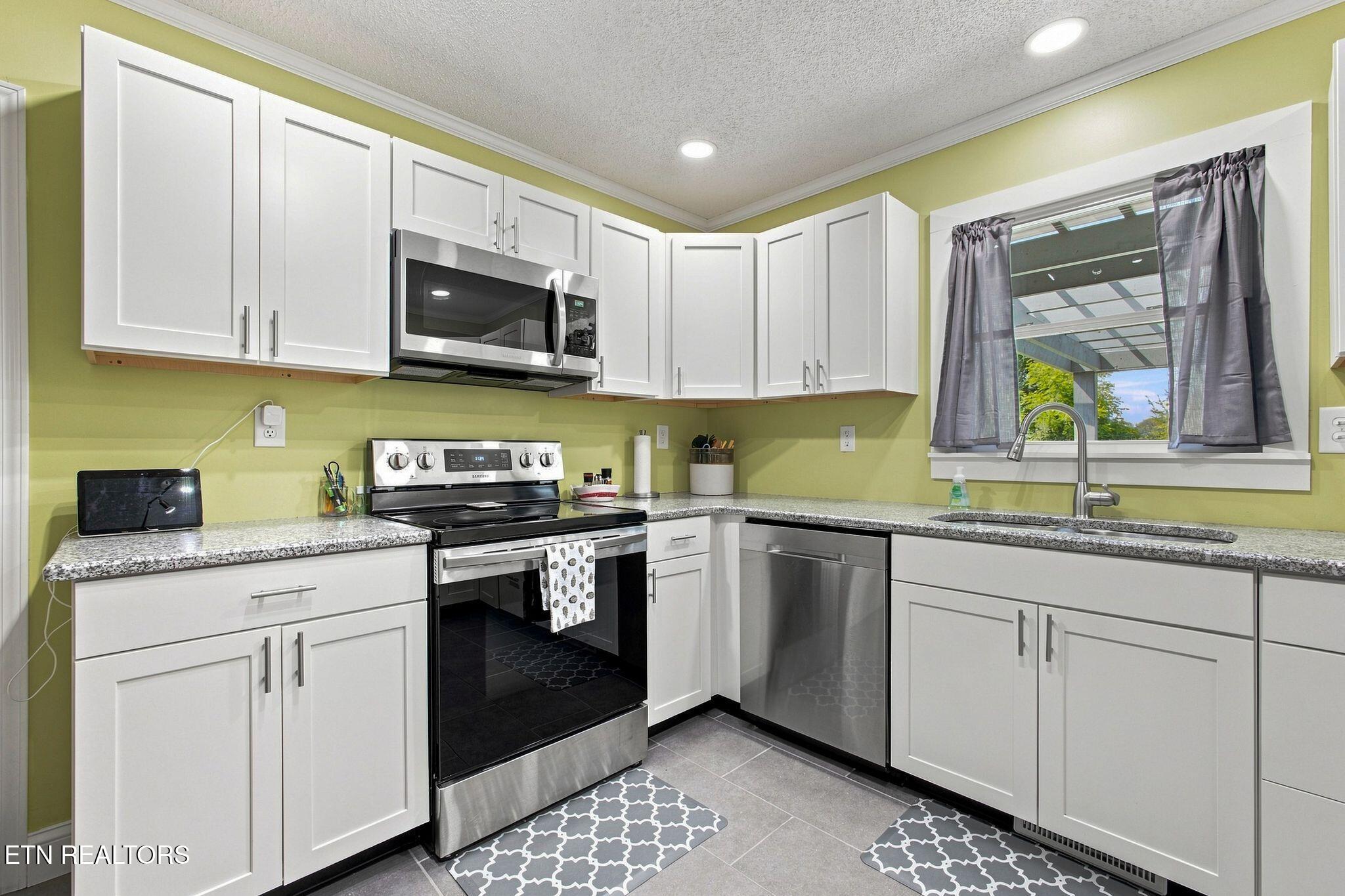 property viewer photo 15