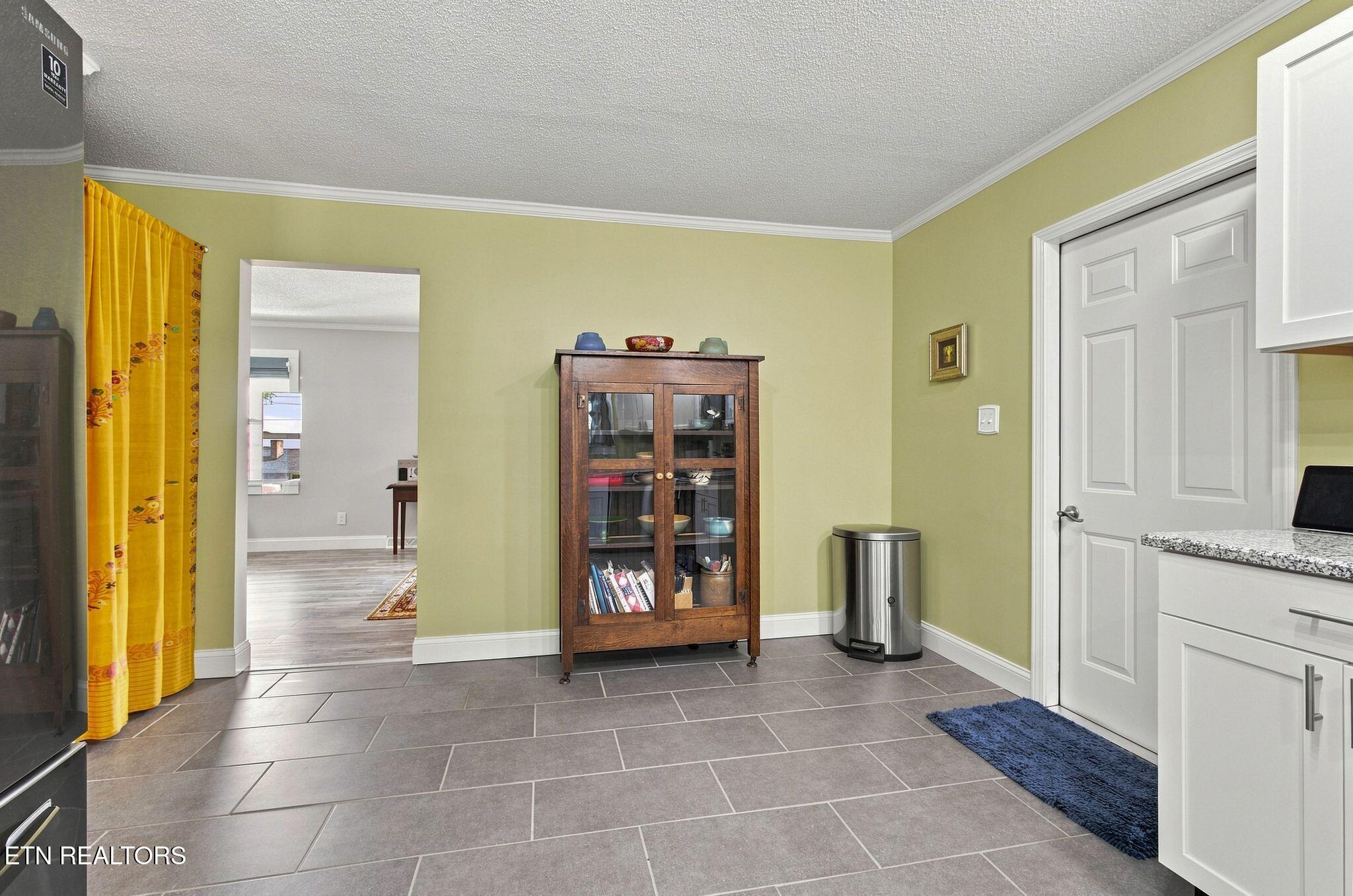 property viewer photo 16